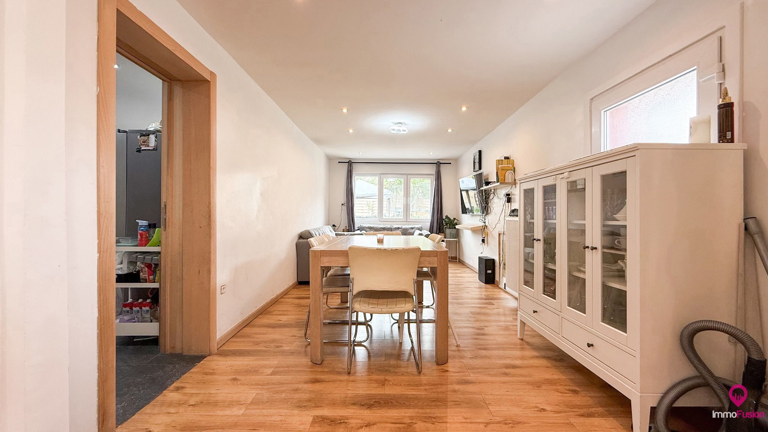 Woning met handelsruimte en 203 m² woonopp. te Houthalen! foto 5