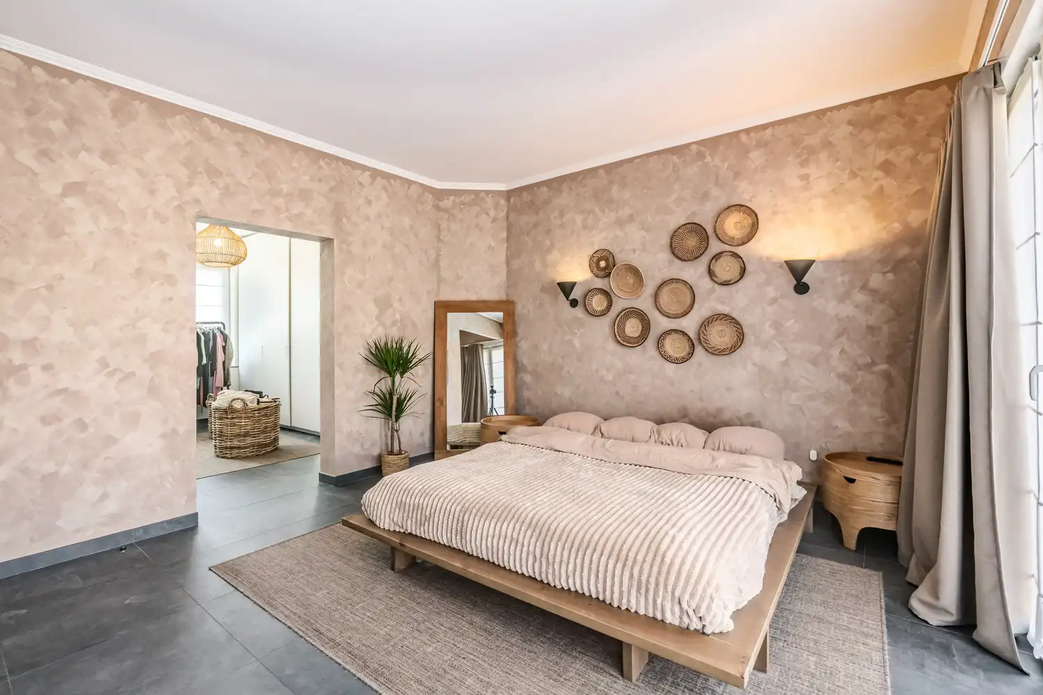 Instapklare gerenoveerde woning met 3 slaapkamers, 2 badkamers en garage foto 13