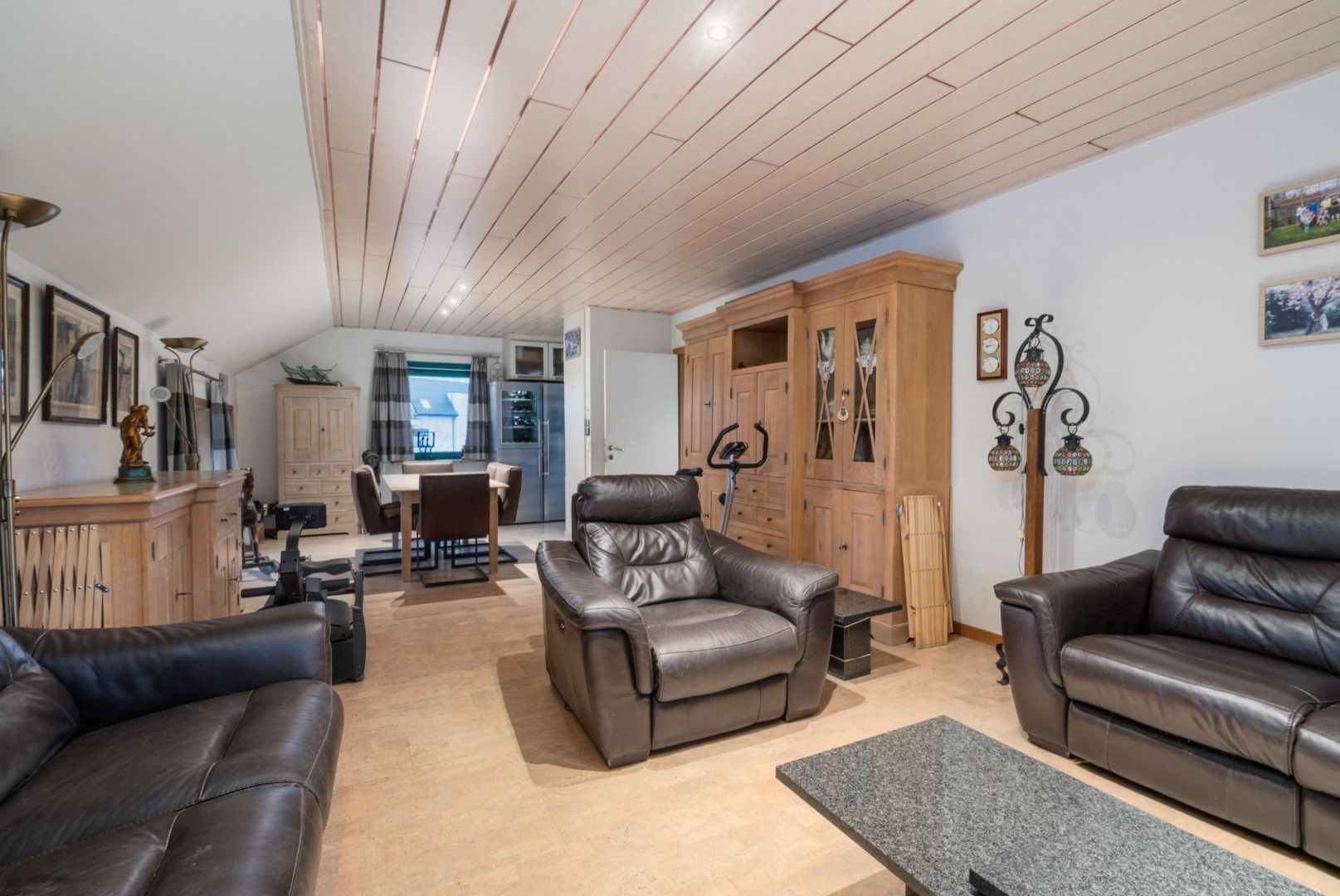 Woning met handelspand te koop in Sleidinge foto {{pictureIndex}}
