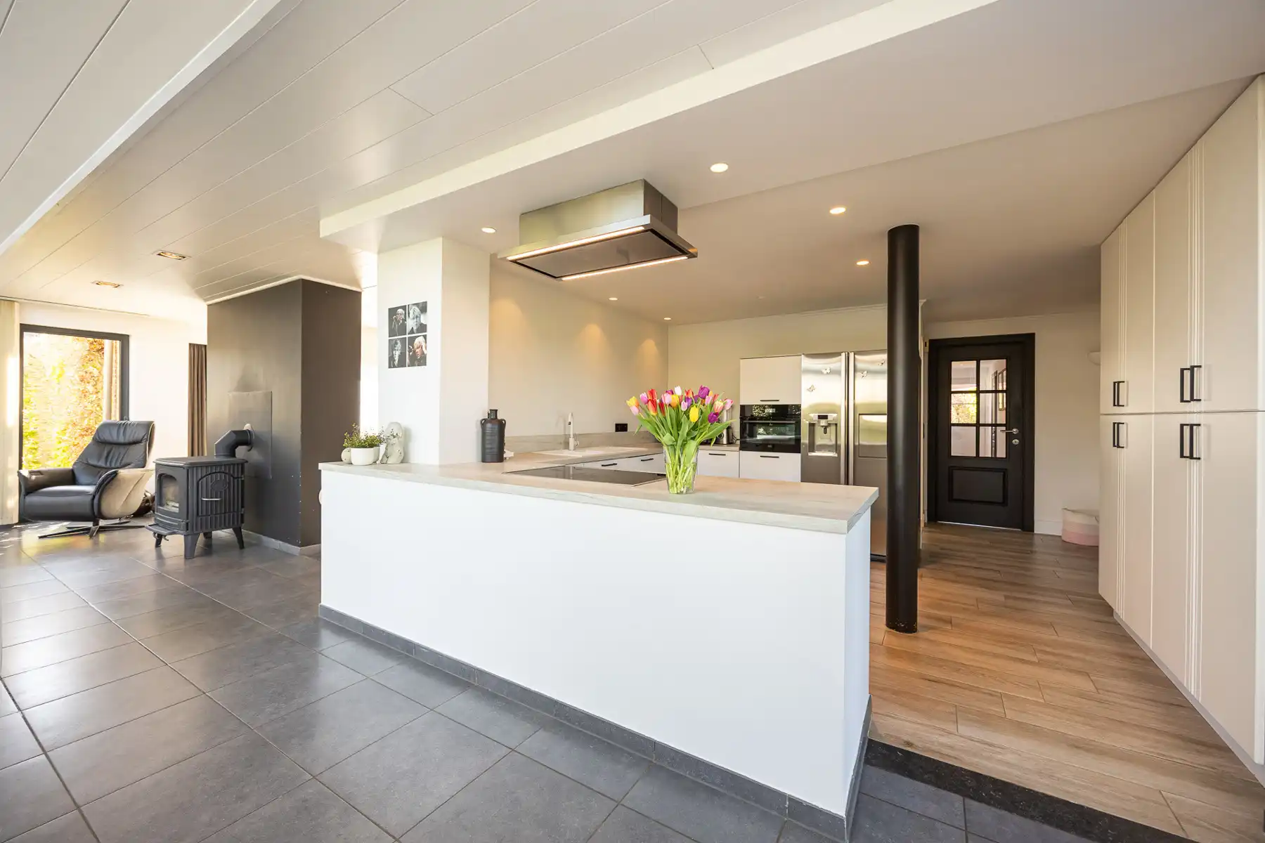 Riante, vrijstaande villa met 4 slaapkamers, zwembad en bijgebouw op een perceel van 2.680m². foto 11