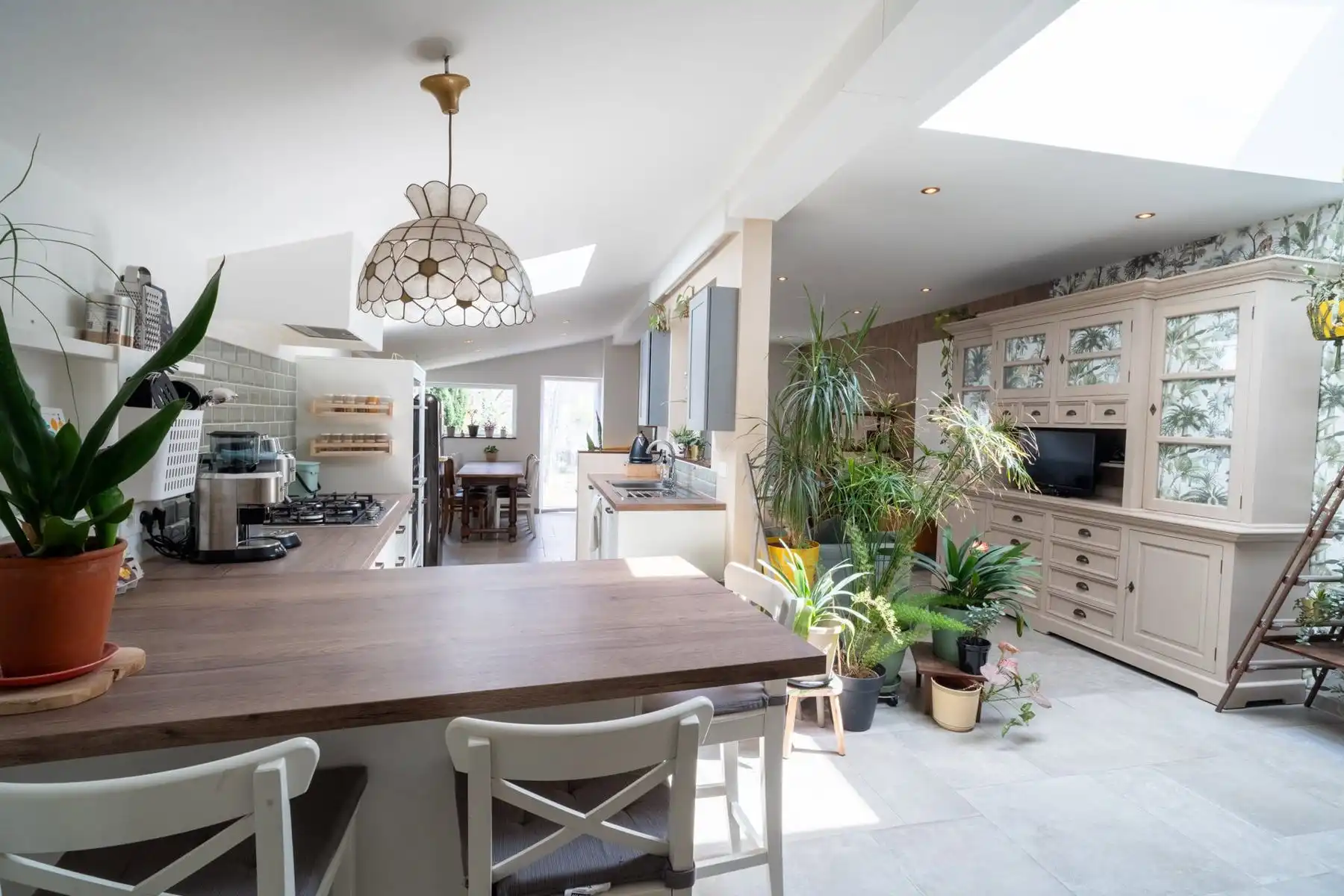 Instapklare gezinswoning met 4 slpks en zonnige tuin foto 6