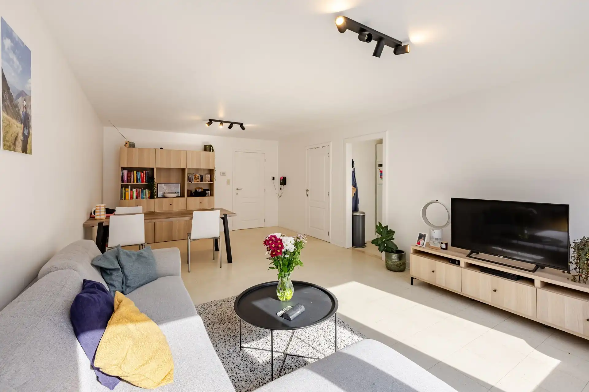Perfect instapklaar en recent gerenoveerd appartement met garage op toplocatie in Liedekerke foto 5
