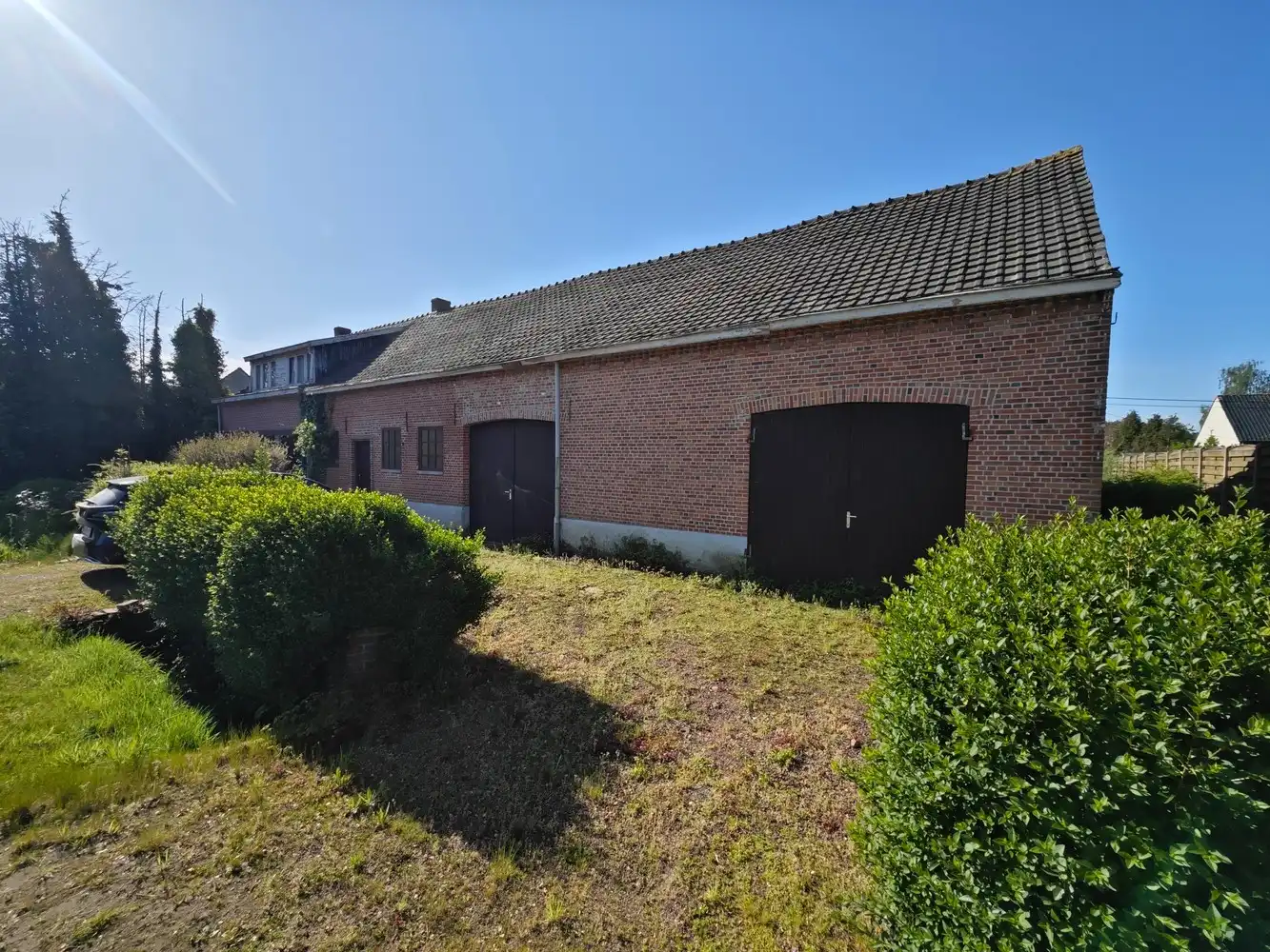 Te renoveren langgevelhoeve + langsliggend perceel bouwgrond voor open bebouwing. foto 17