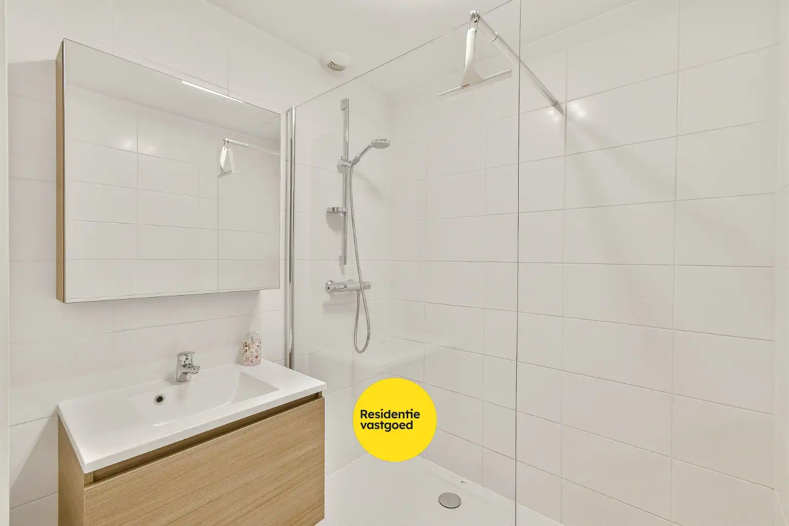 Instapklaar gelijkvloers appartement met zonnig terras  foto 11