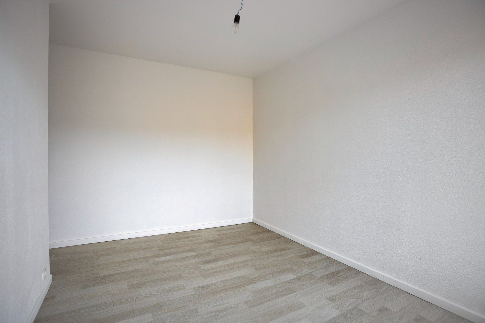 Gerenoveerd appartement met 3 slaapkamers, ruim terras, kelderberging en garagebox – EPC 188 kWh/m² - bewoonbare opp. 98 m² foto 11