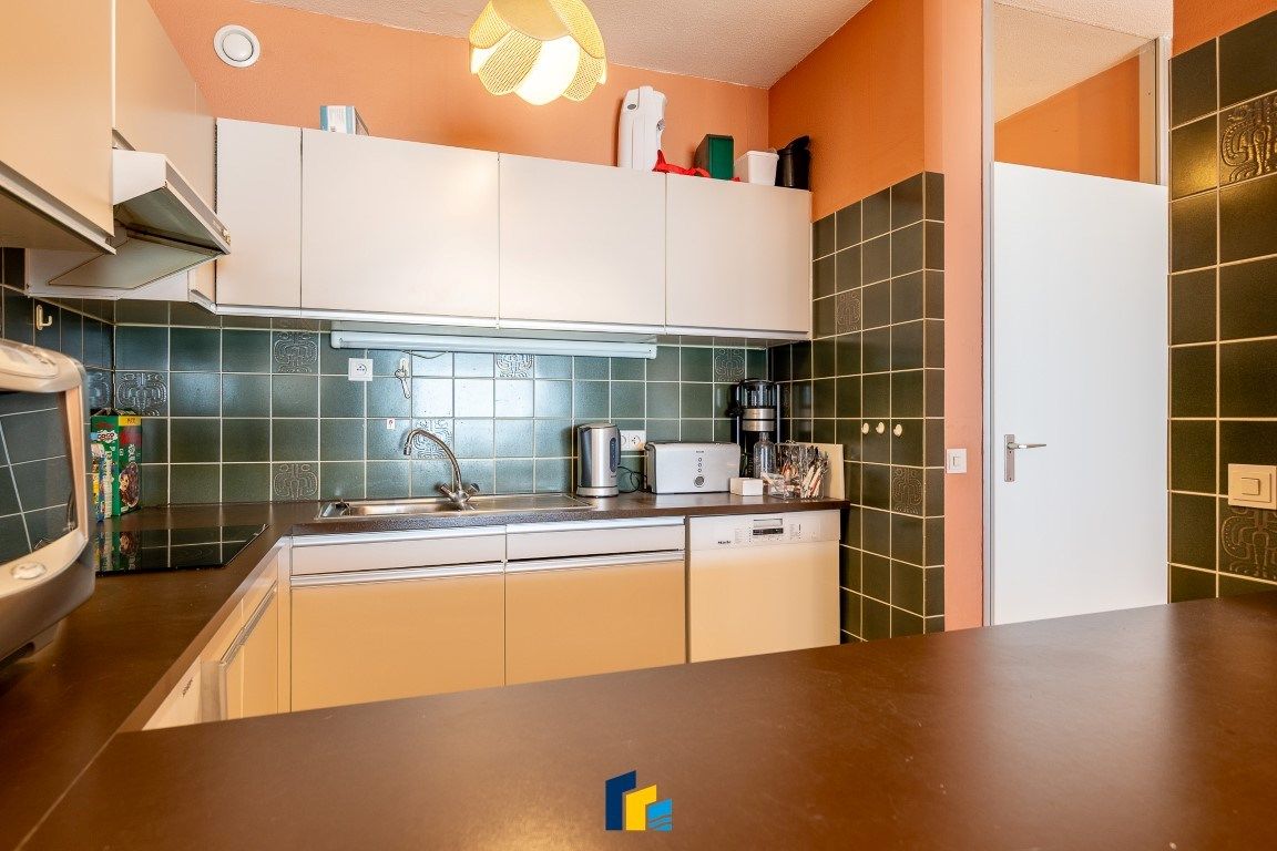 Charmant en ruim appartement met panoramisch zeezicht foto 8