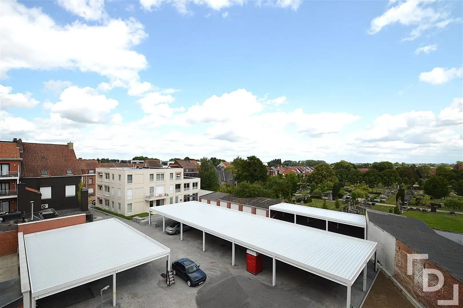 Nieuwbouwappartement met 2 slaapkamers en carport te Ieper foto 15