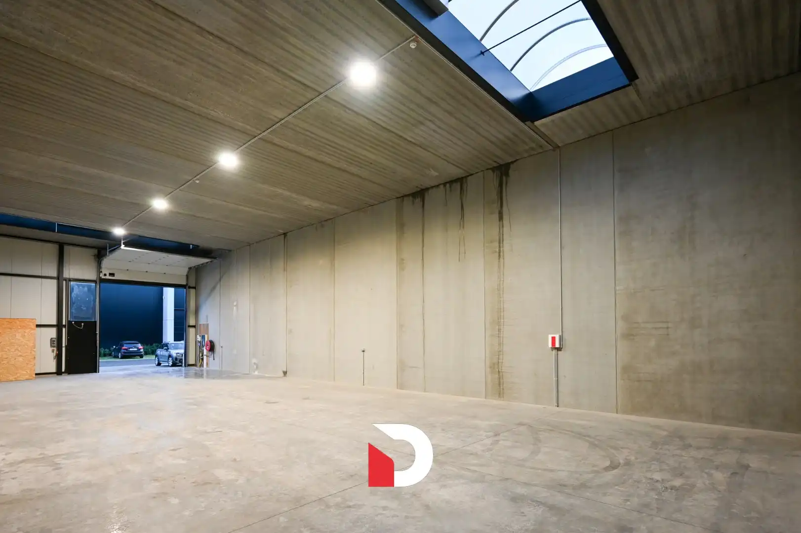 Recente KMO-unit met 2 parkeerplaatsen op toplocatie te Brugge foto 6