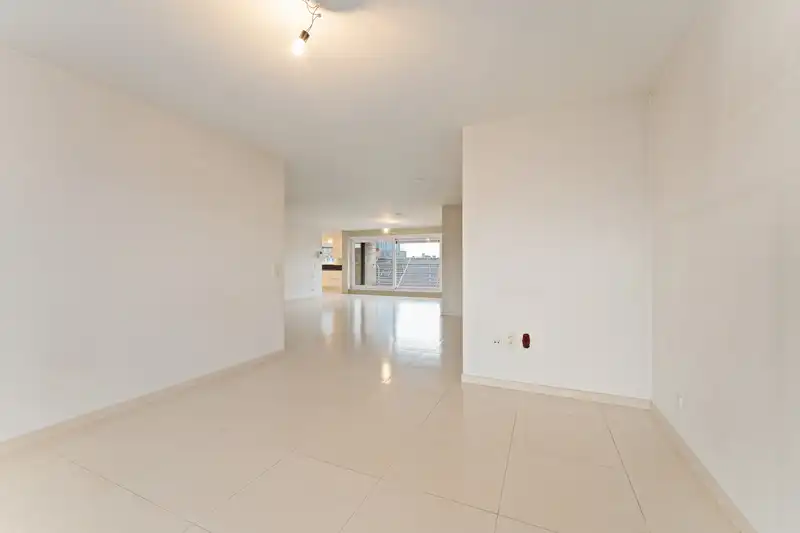 Centrum Roeselare - Ruim Instapklaar energiezuinig App met 3 slpk en garage foto 5