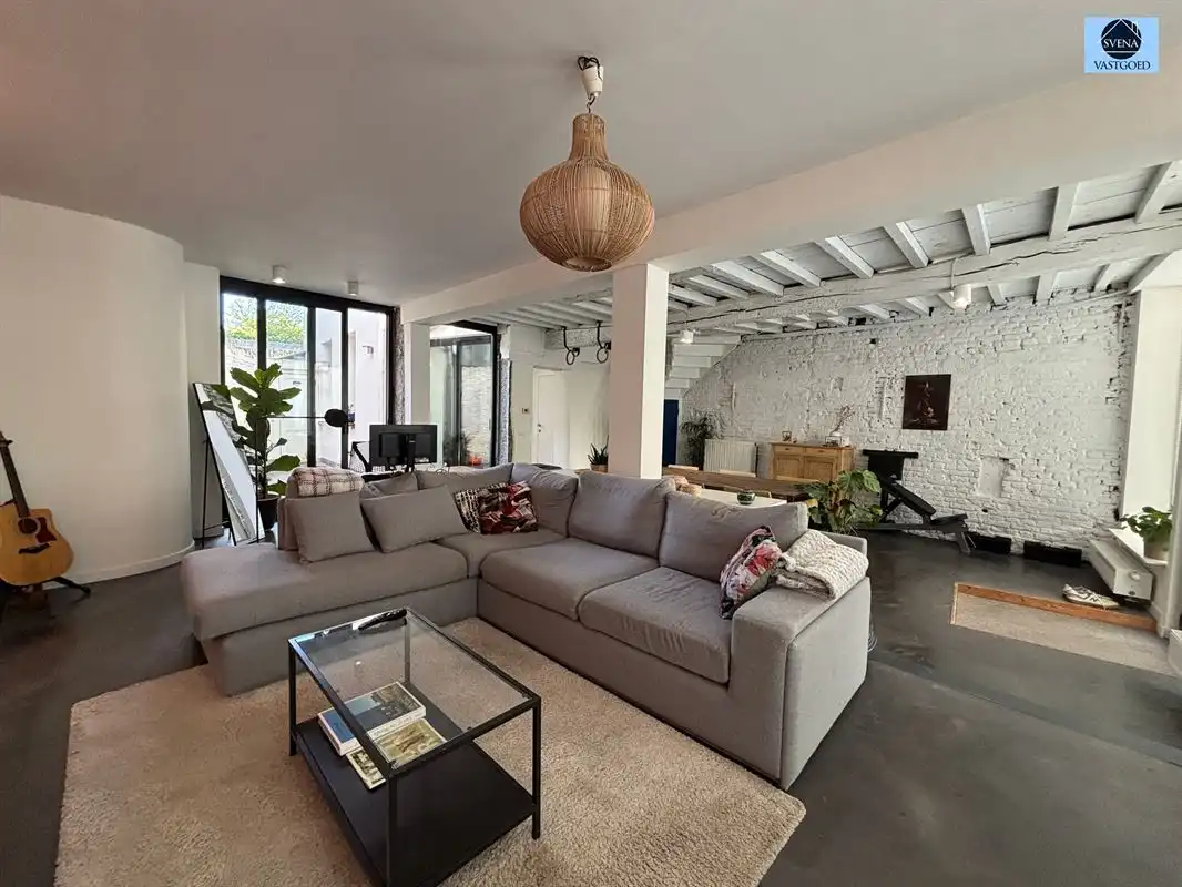 KARAKTERVOLLE GERENOVEERDE WONING MET 4 SLAAPKAMERS foto 4