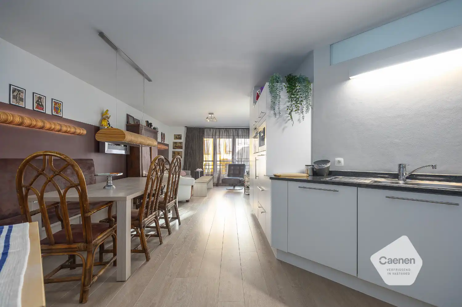 Lichtrijk appartement met zijdelings zicht op de haven in hartje Oostende foto 8