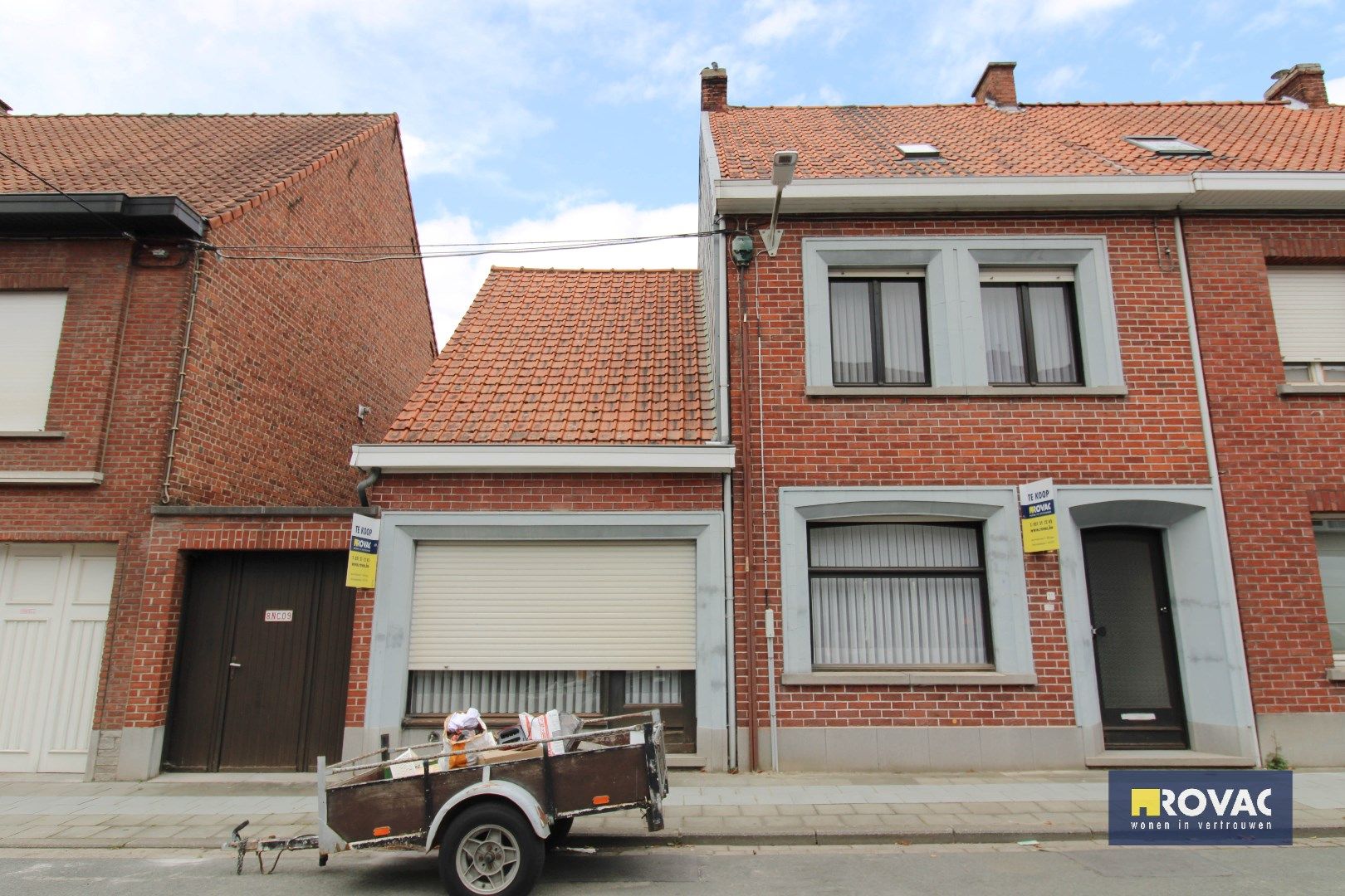 Te renoveren ruime woning met tuin en garage! foto 2