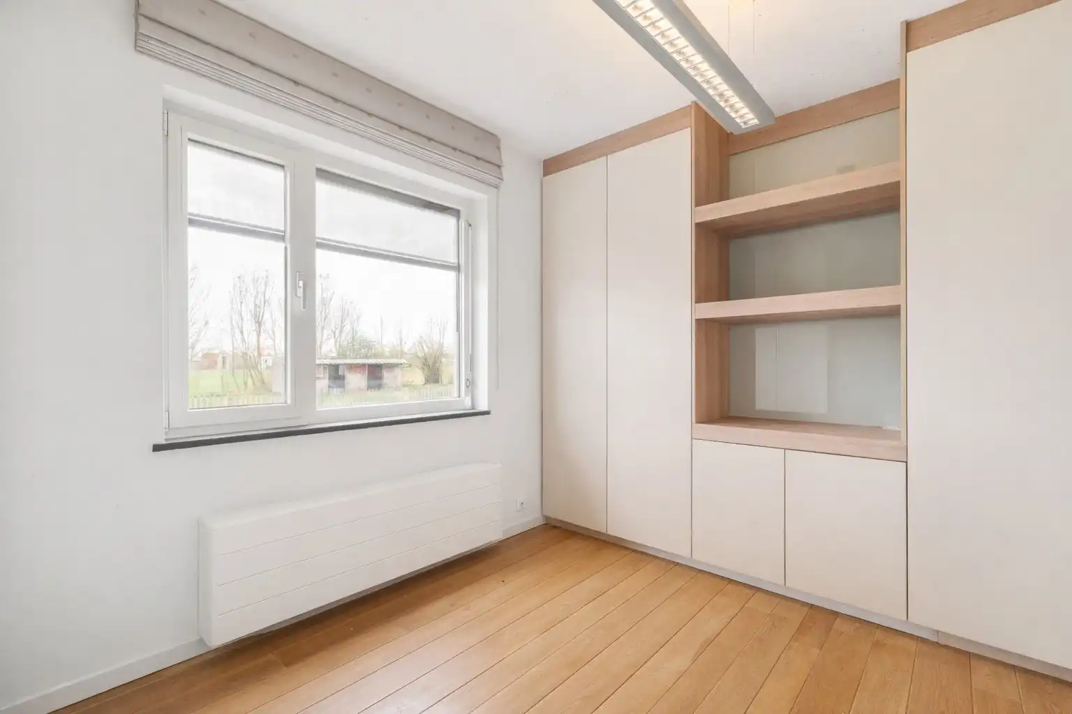 Ruime woning op een perceel van 4.949 m² te koop in Lievegem foto 13