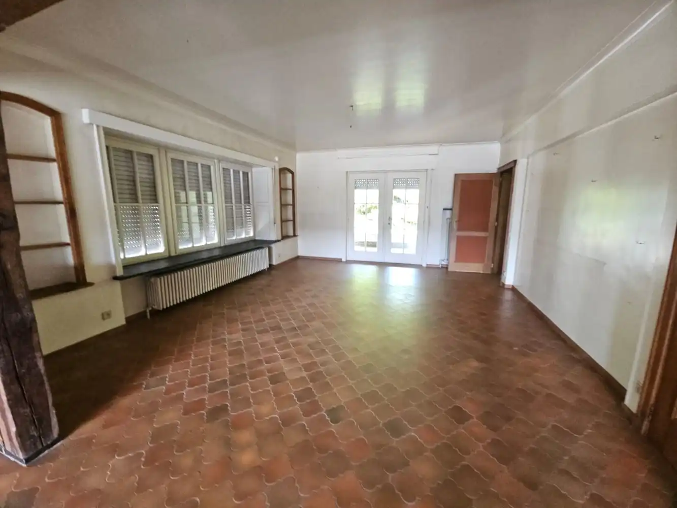 Charmante, te renoveren villa op gunstige locatie foto 14