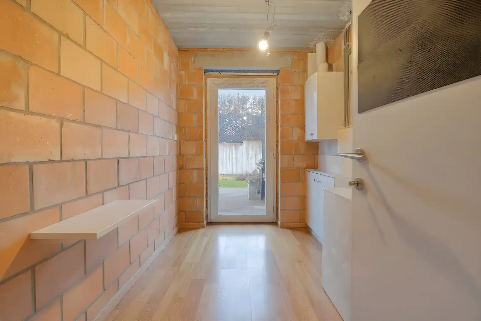 Recente instapklare woonst met tuin in Eliksem foto 16