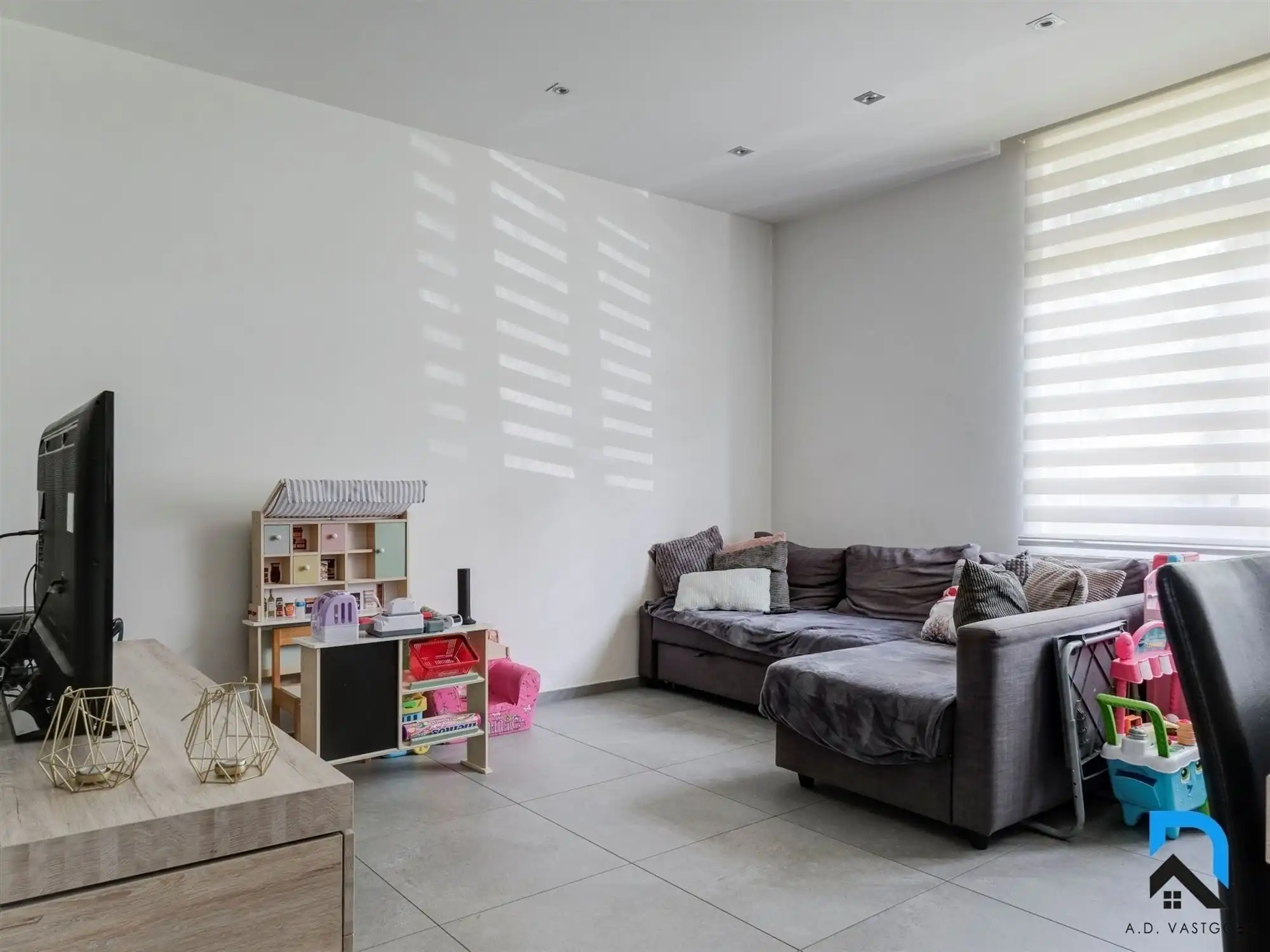 Woning met 5 slaapkamers op riant hoekperceel foto 5