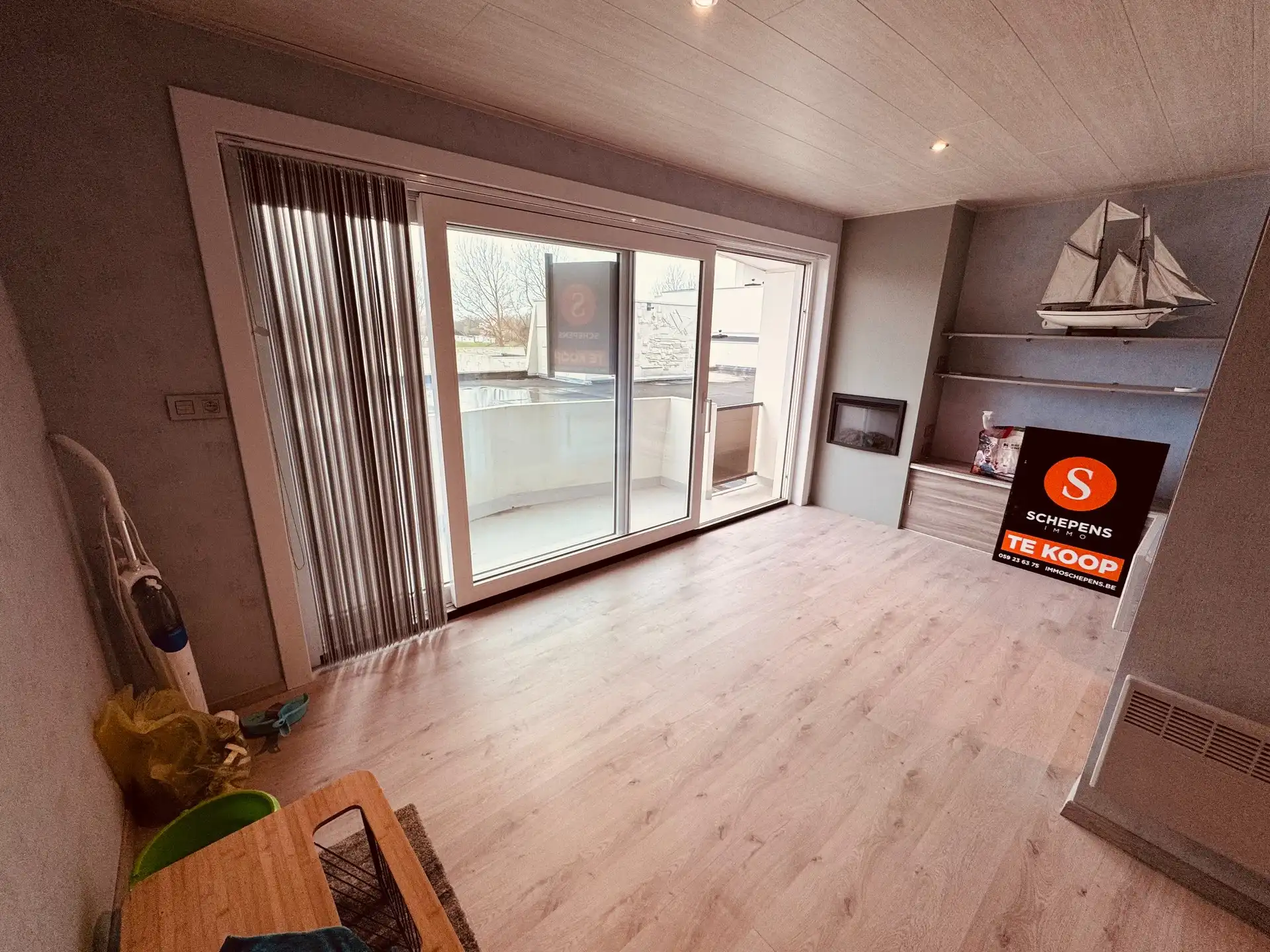 Gerenoveerd en instapklaar appartement met terras en 2 slaapkamers. foto 5