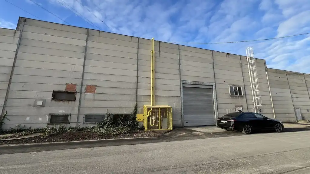 Loods met rolbrug te huur vlakbij afrit E17 te Sint-Niklaas foto 9