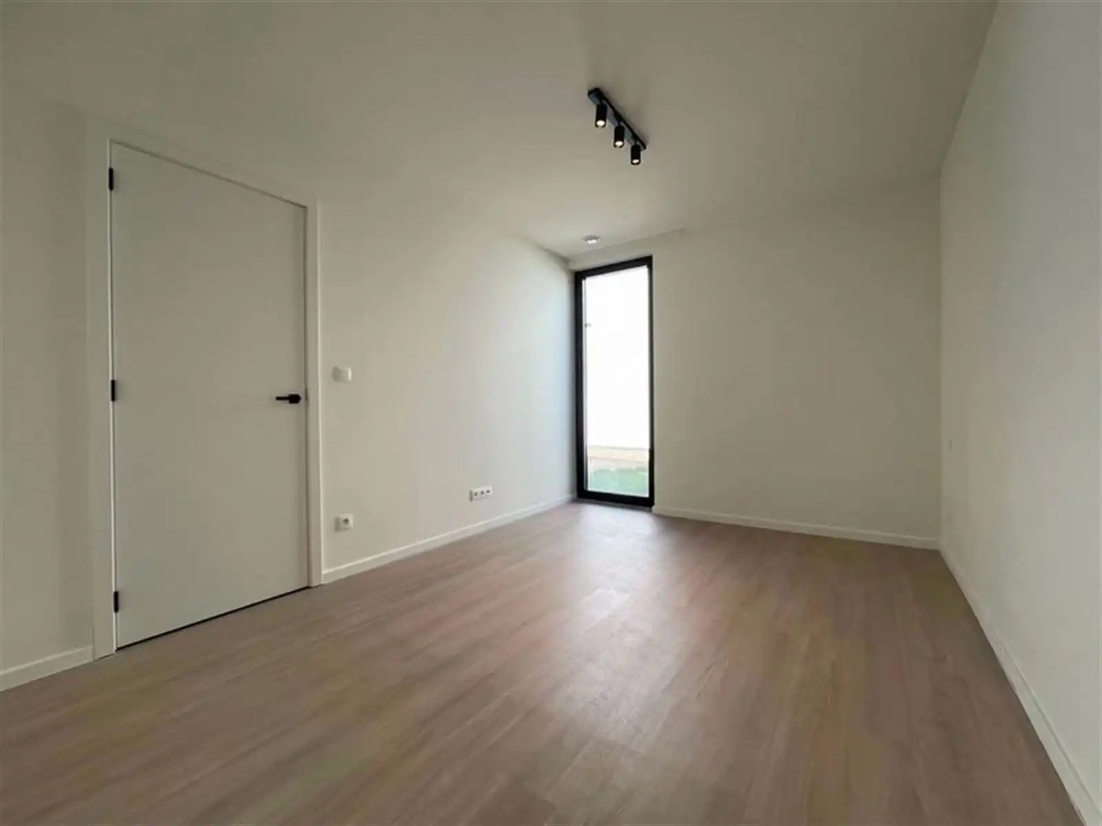 Appartement met 2 slaapkamers, terras en garage foto 7