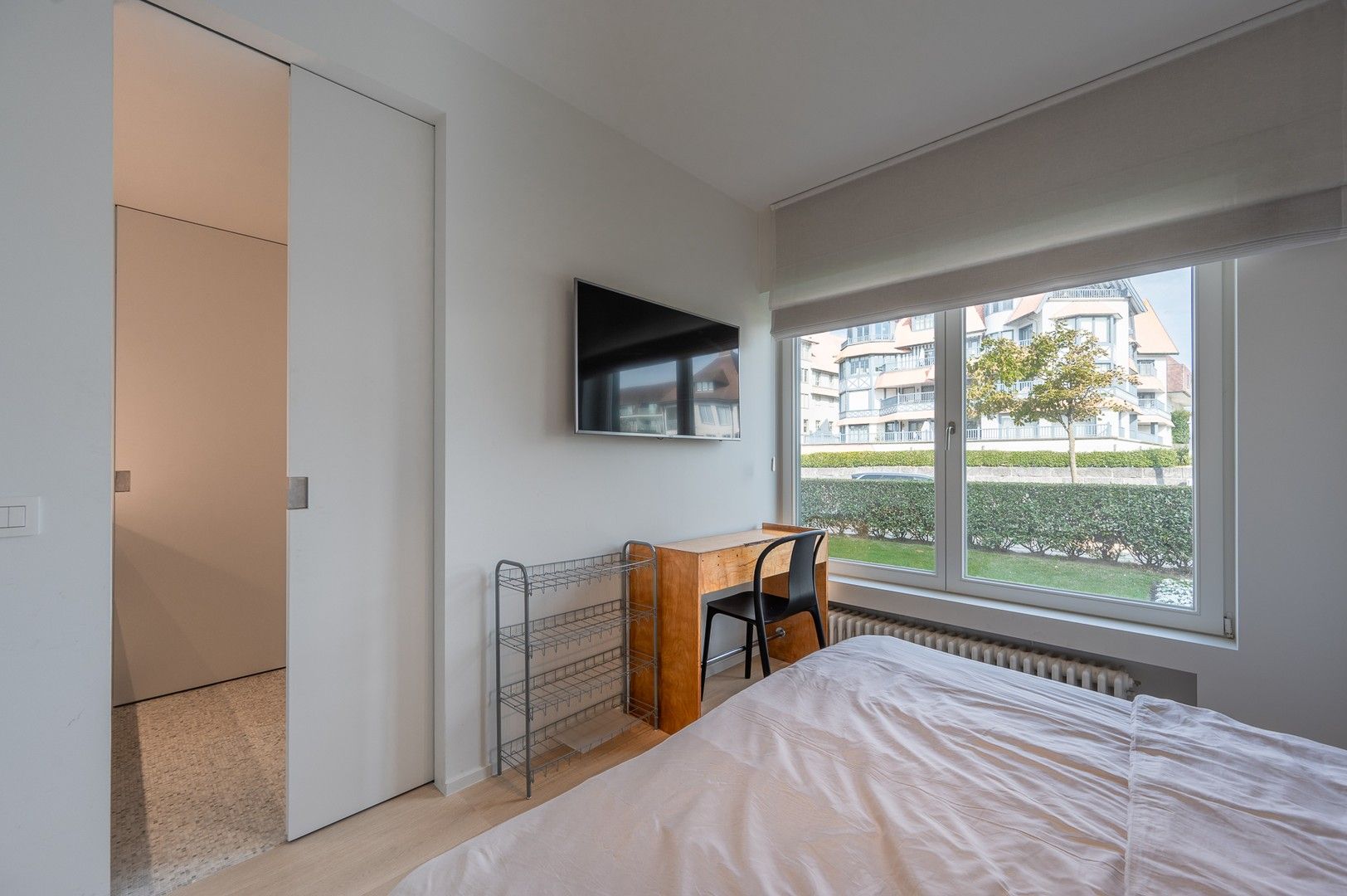 Prachtig tuinappartement met zonnige tuin in een villa residentie in het Zoute op enkele stappen van de zee en de winkels. foto 22
