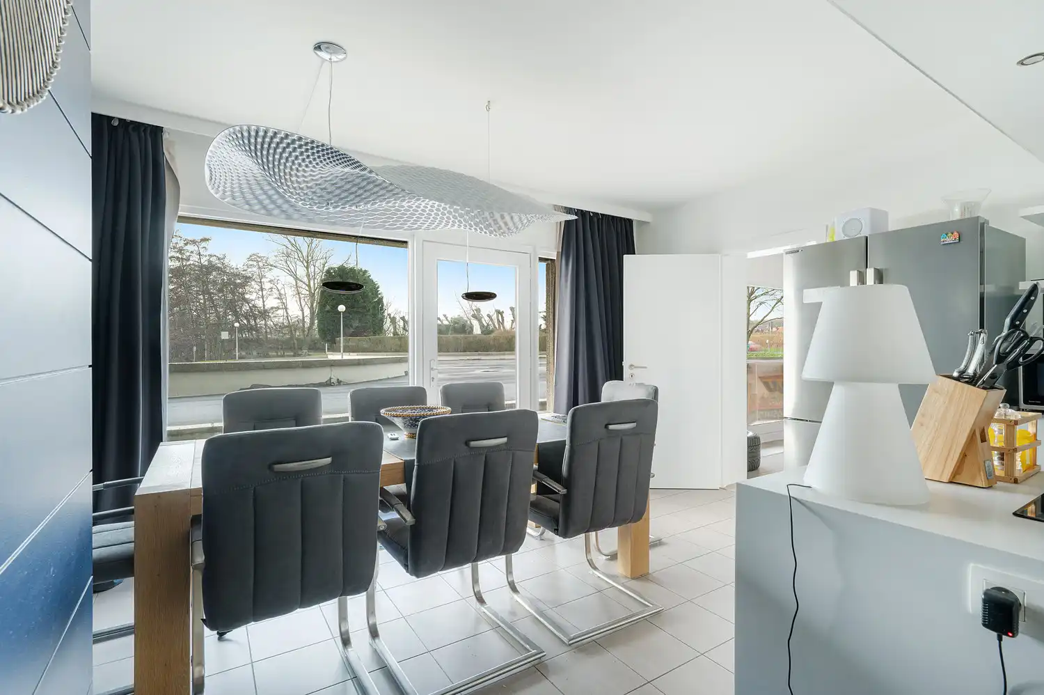 Twee commerciële ruimtes ingericht als woonentiteit foto 12