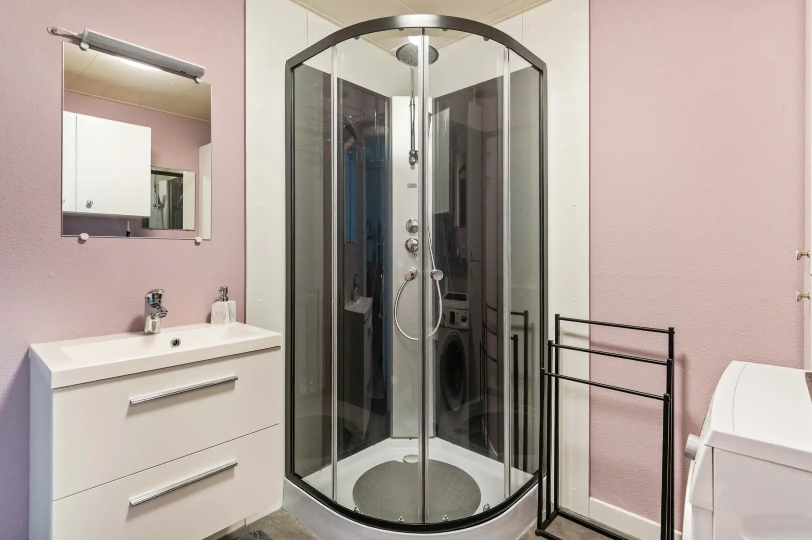 Te moderniseren woning met tal van mogelijkheden op centrale ligging in Herselt foto 7