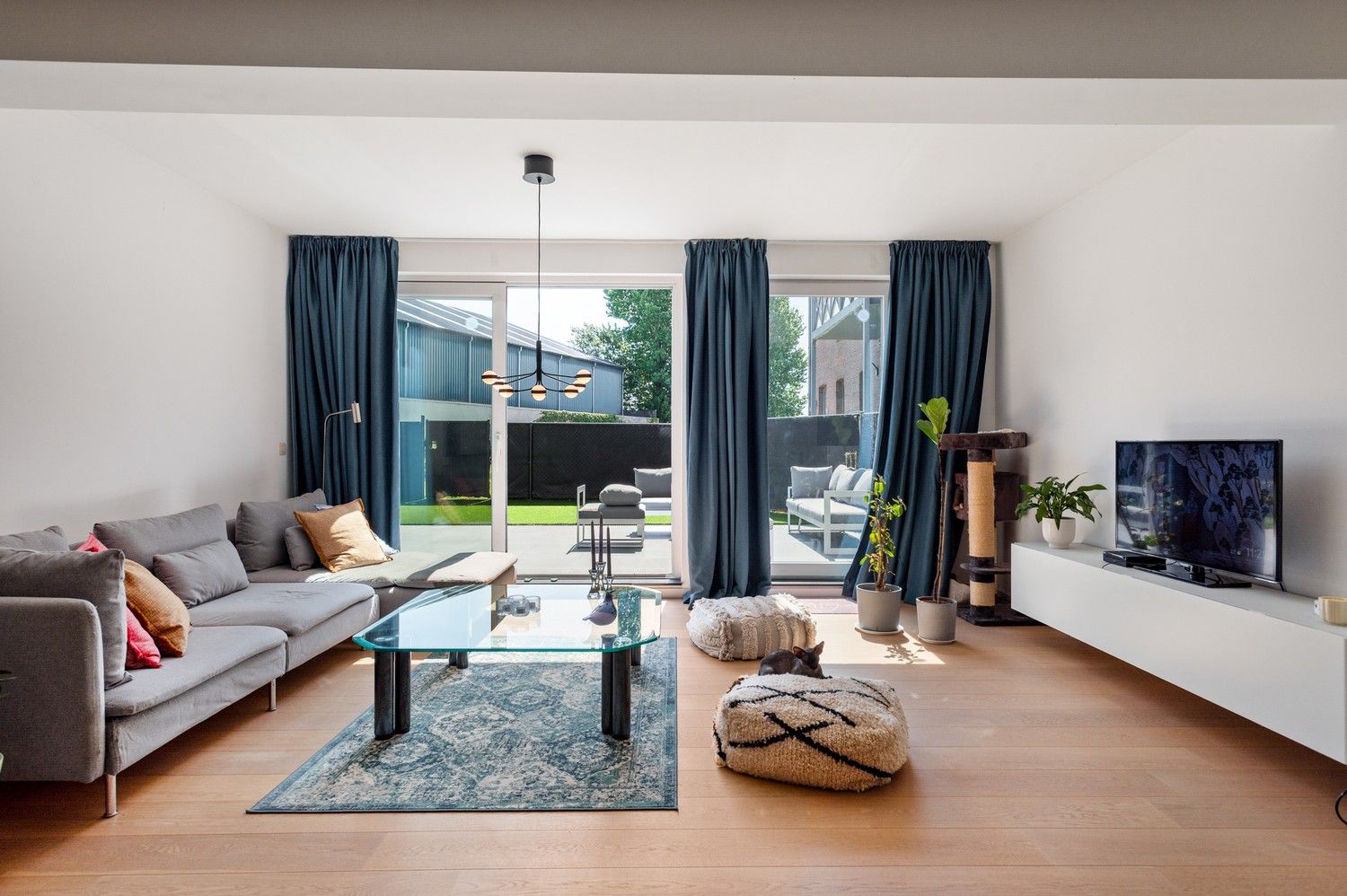 Gezellig instapklaar gelijkvloers appartement met 3 SLPK en een ruim tuin/terras in Antwerpen! foto {{pictureIndex}}