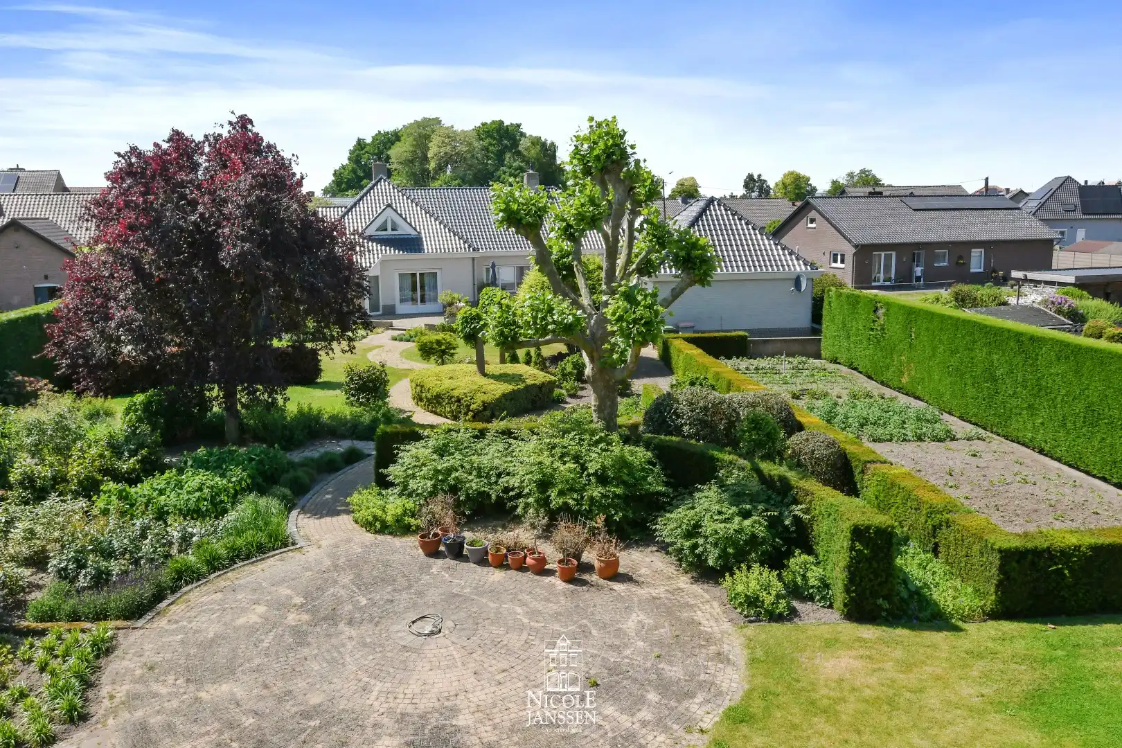 Stijlvolle villa met 4 slaapkamers, 2 badkamers en een prachtige tuin foto 37