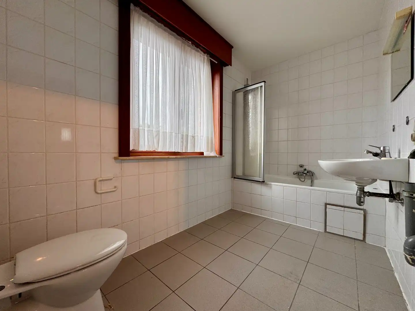 Ruim en lichtrijk appartement met 3 slaapkamers in Koolskamp foto 10