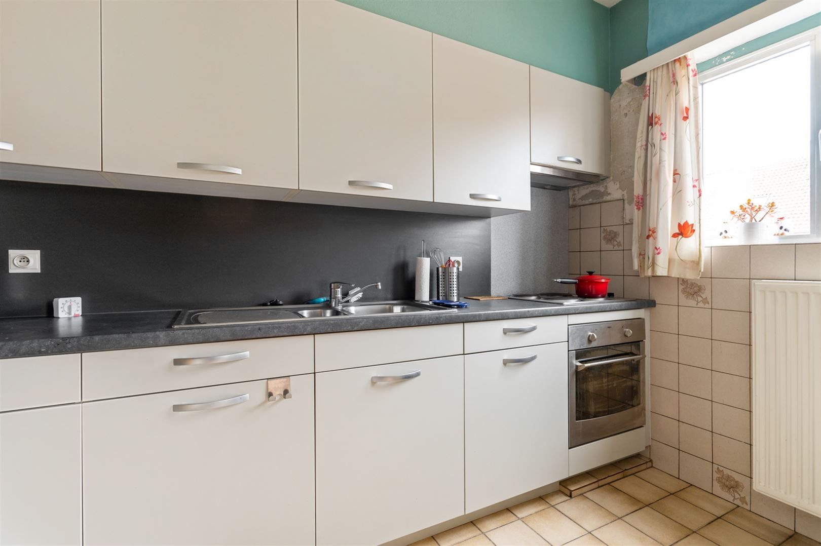 Te renoveren appartement met 2 slaapkamers en garagebox foto 6