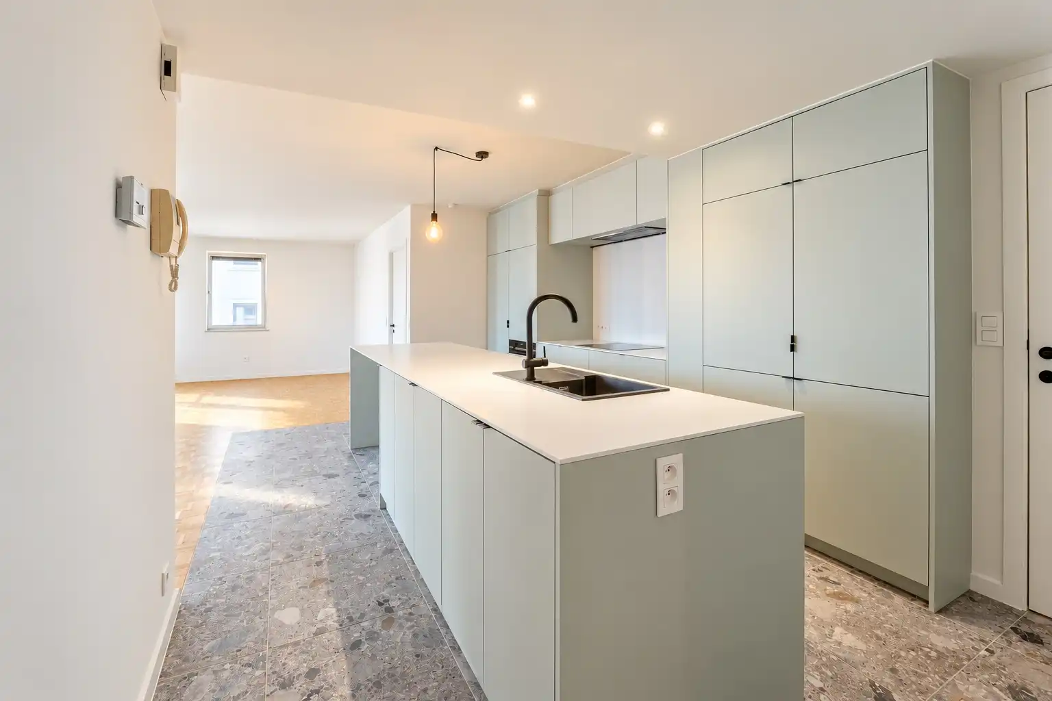 Gerenoveerd 2-slaapkamerappartement met uitzicht op Sint-Baafskathedraal foto 6