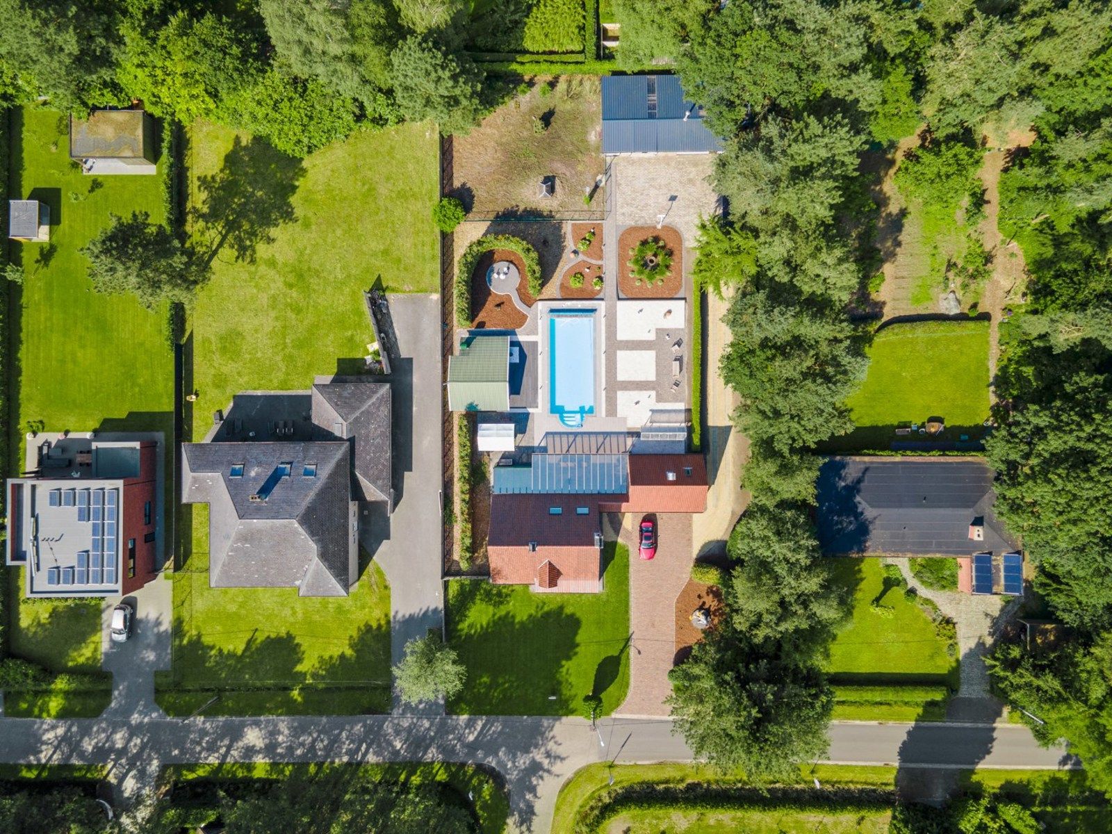 Ruime villa met 5slk en verwarmd zwembad op 2450m² foto 31