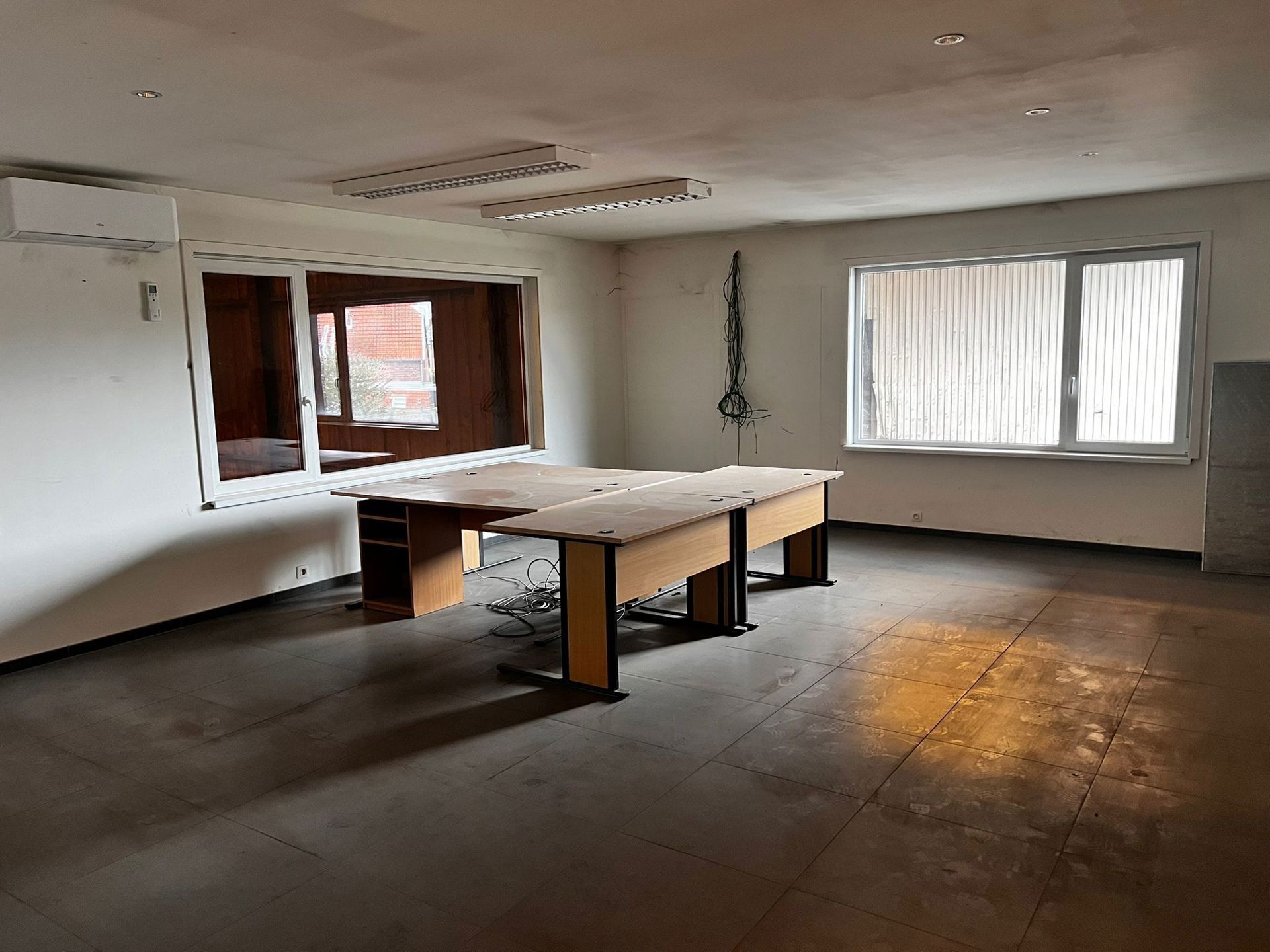 Te Koop Magazijn met Kantoor Gelegen in het Verli-park, Mol foto 12