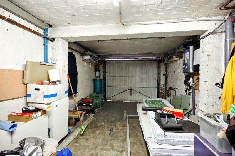 RUIME STADSWONING PAL AAN HET CENTRUM VAN TONGEREN GELEGEN. VOORZIEN VAN INPANDIGE GARAGE. foto 18