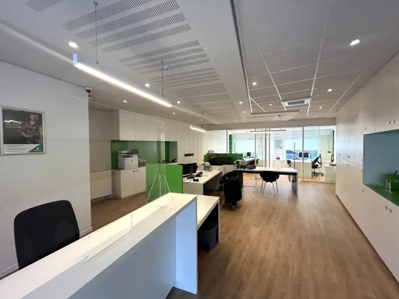 Instapklare kantoorruimte van 120 m² met 4 parkeerplaatsen te Gent foto 4