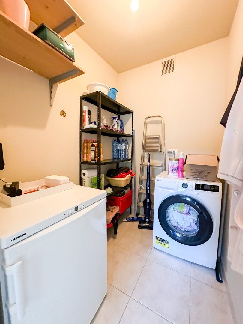 ruim en lichtrijk 2-slaapkamerappartement met ruim terras foto 7
