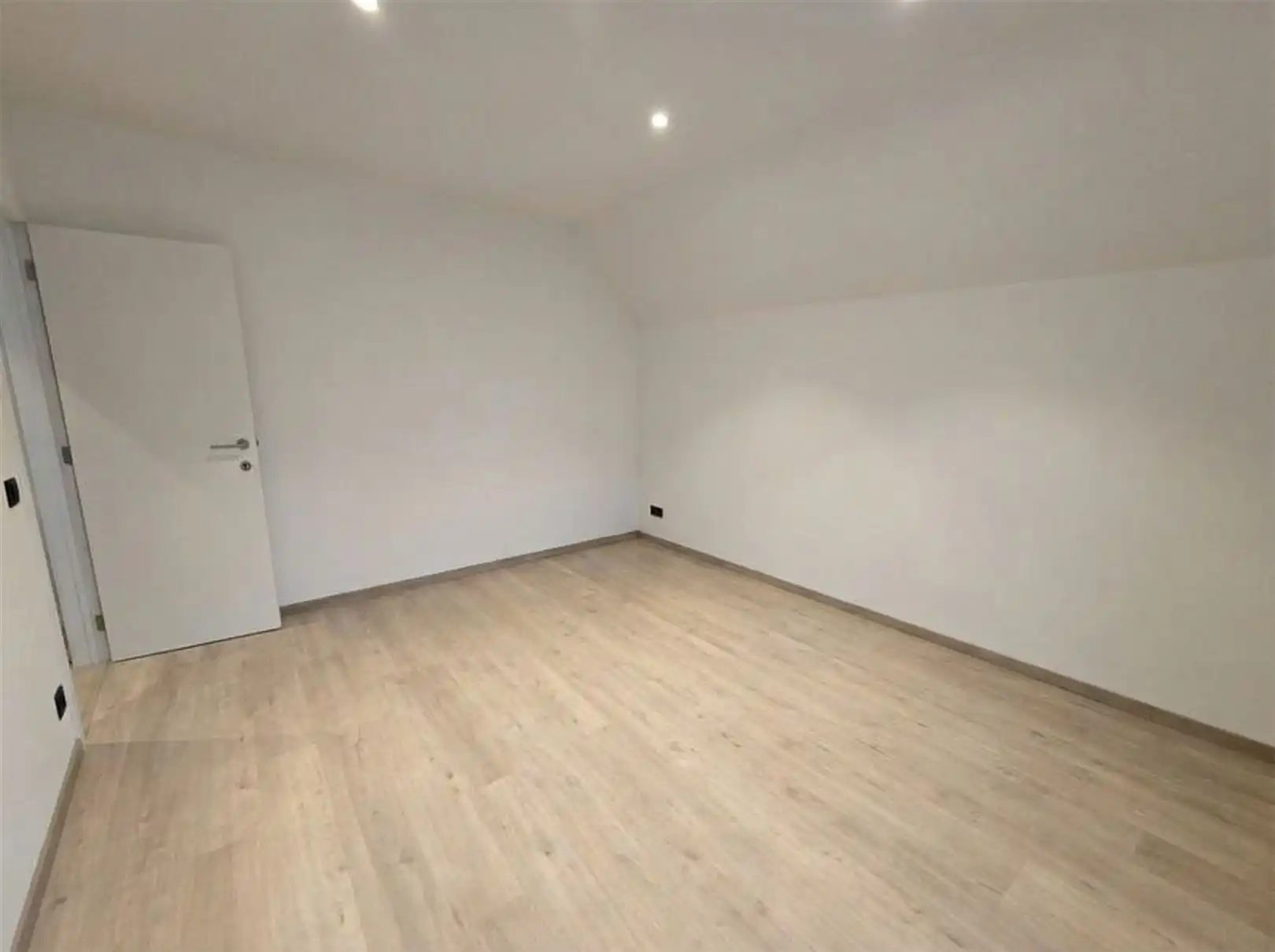 Instapklare woning te huur in Nederename foto 9