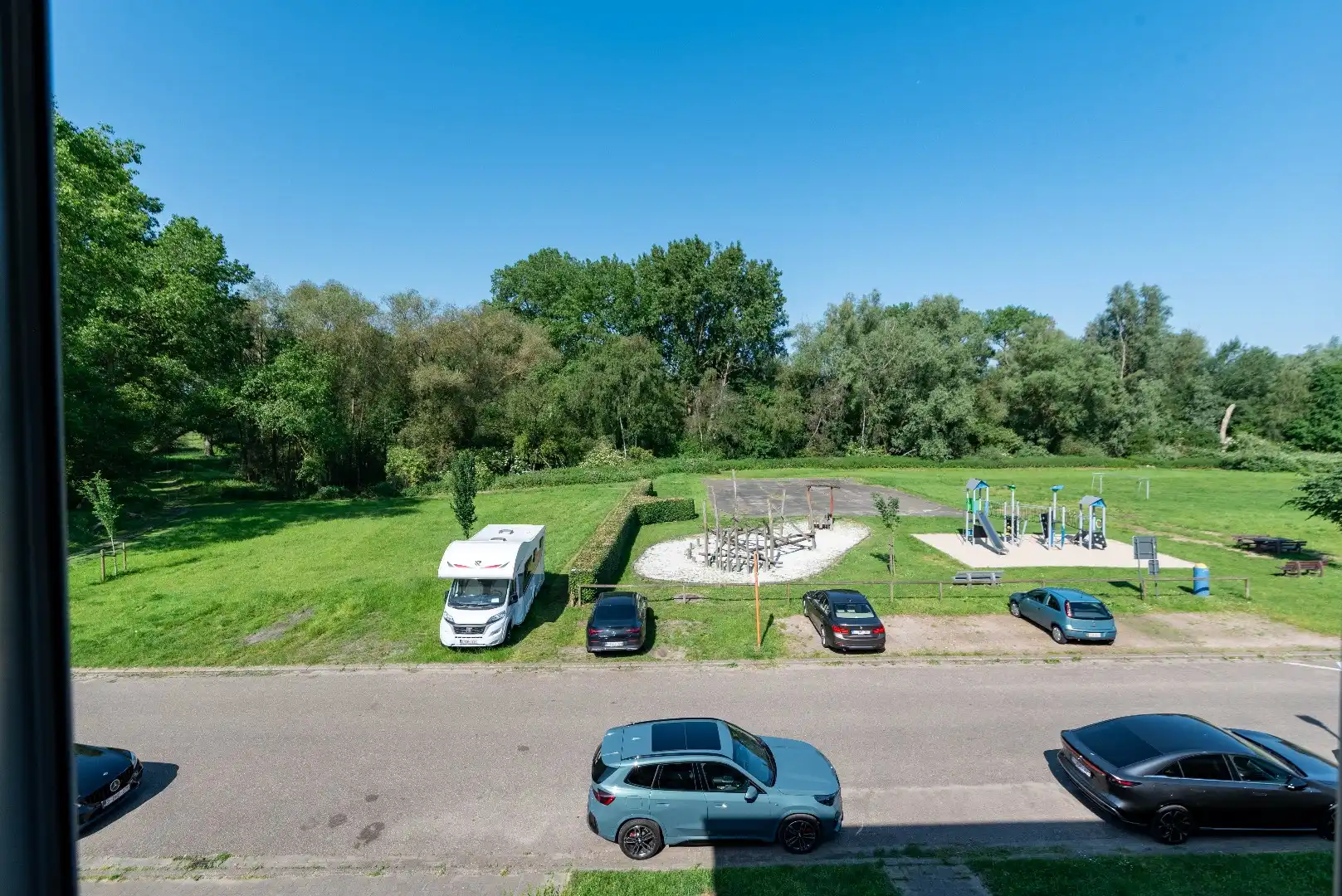 Appartement met 2 slpk., garage en rustgevend groen uitzicht foto 4