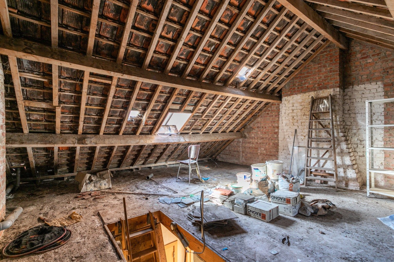 Te renoveren woning met 2 slaapkamers (4 mogelijk), bureau en aangename tuin foto 16