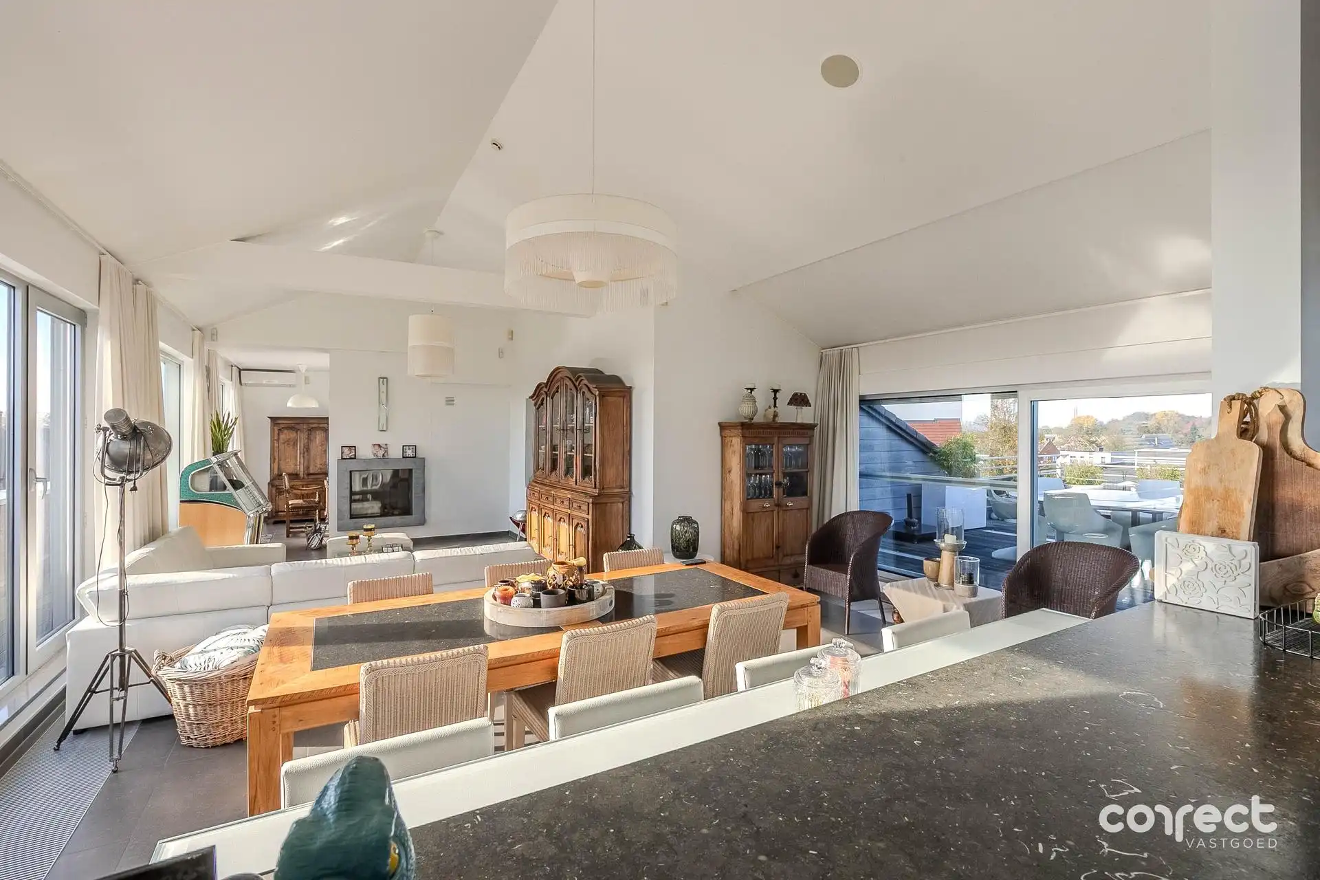 Exclusieve penthouse van 227 m² met 3 slaapkamers en 35 m² aan terrassen! foto 2