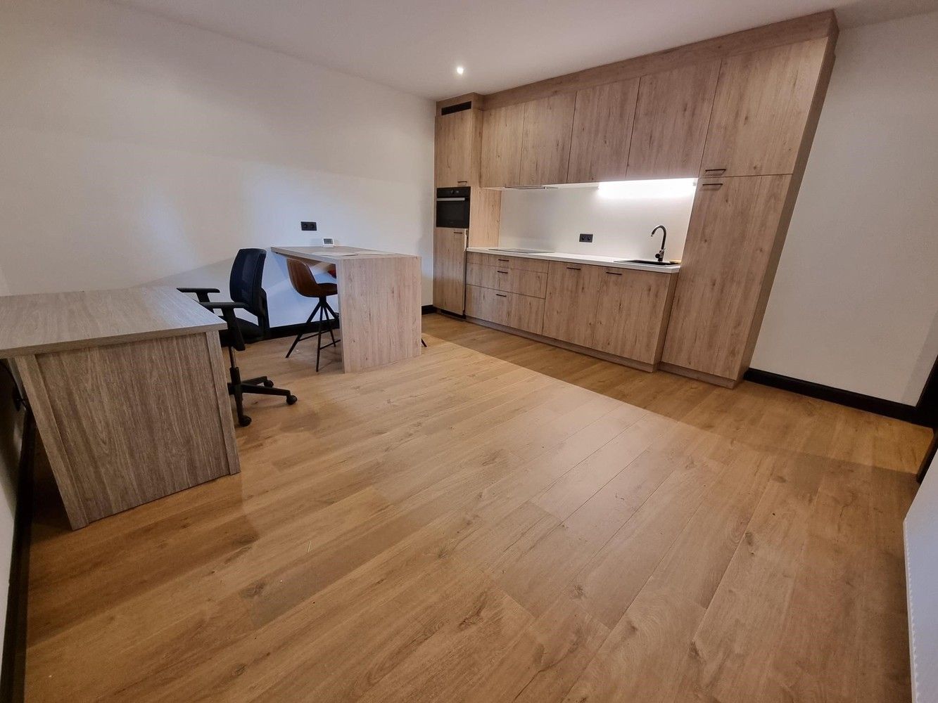 Zeer ruim gelijkvloers appartement (248 m²) met aparte ingang – ook ideaal als kangoeroe of zorgwoonst foto 7