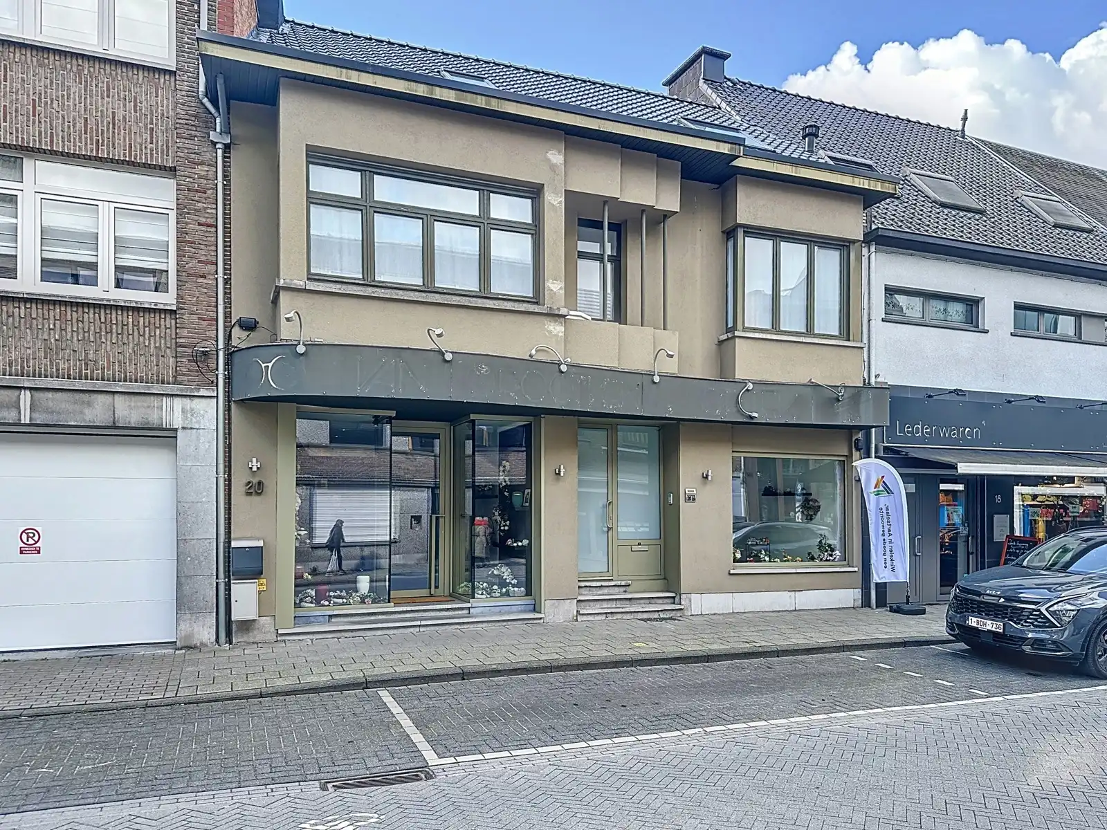 Handelsruimte centraal in winkelstraat foto 12