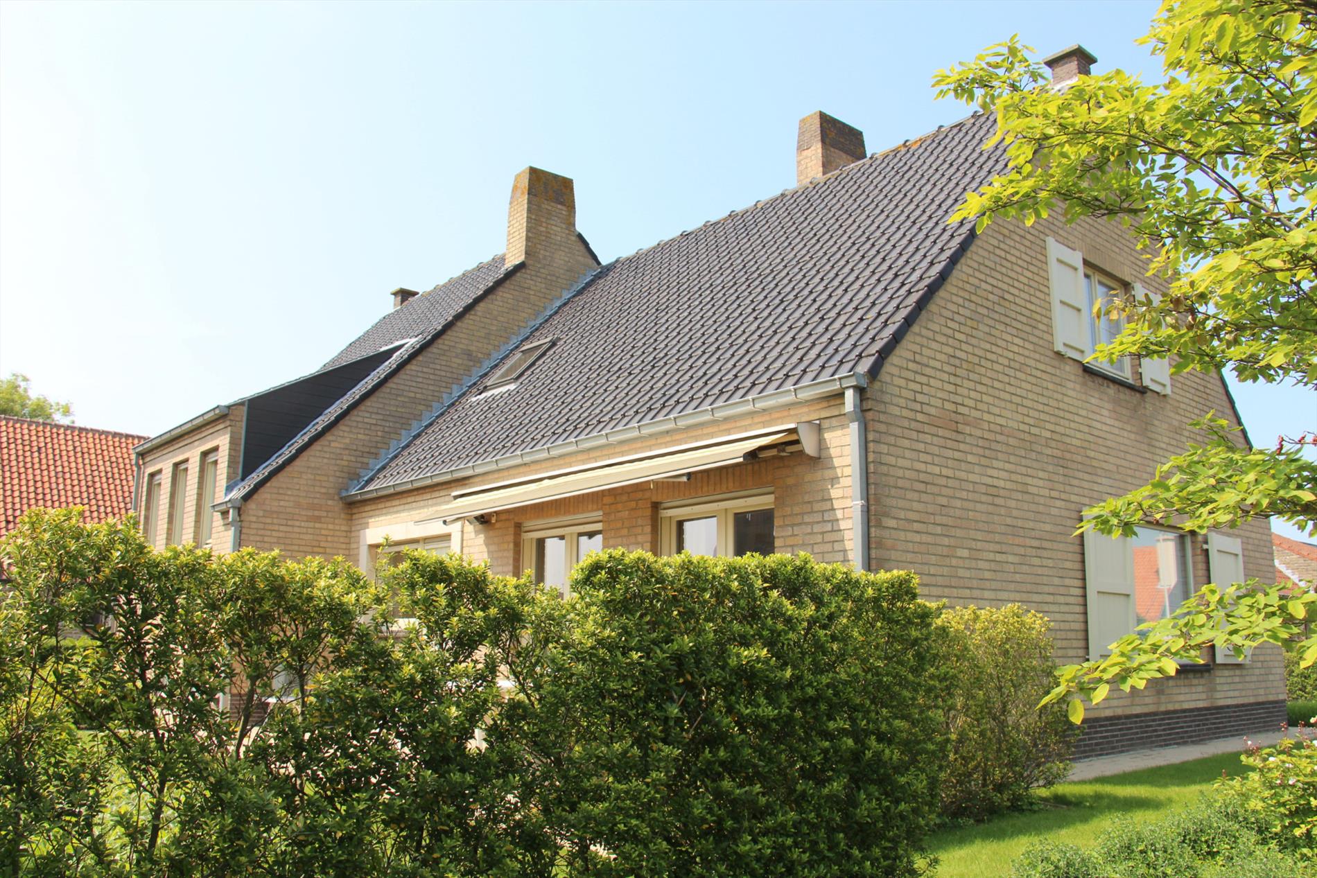 Zeer kwalitatieve villa met zongerichte tuin en grote garage foto 25