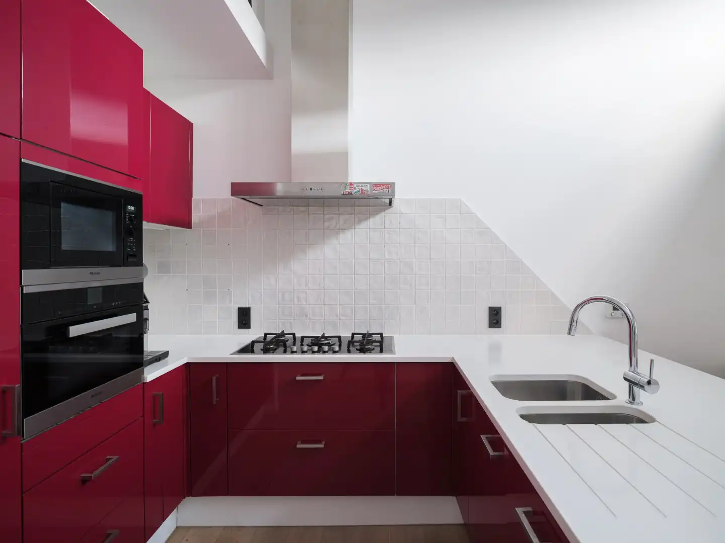 Opvallende luxerenovatie met 3 slaapkamers foto 4