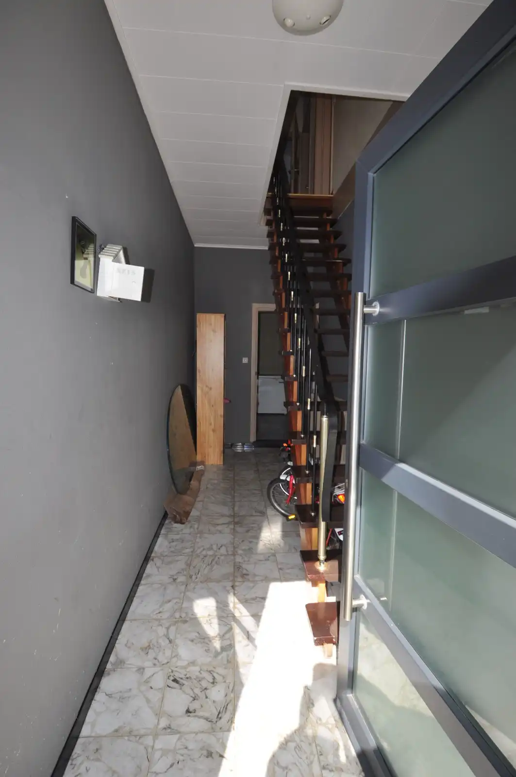 Bel-etage met 2 slaapkamers en aangenaam dakterras foto 2