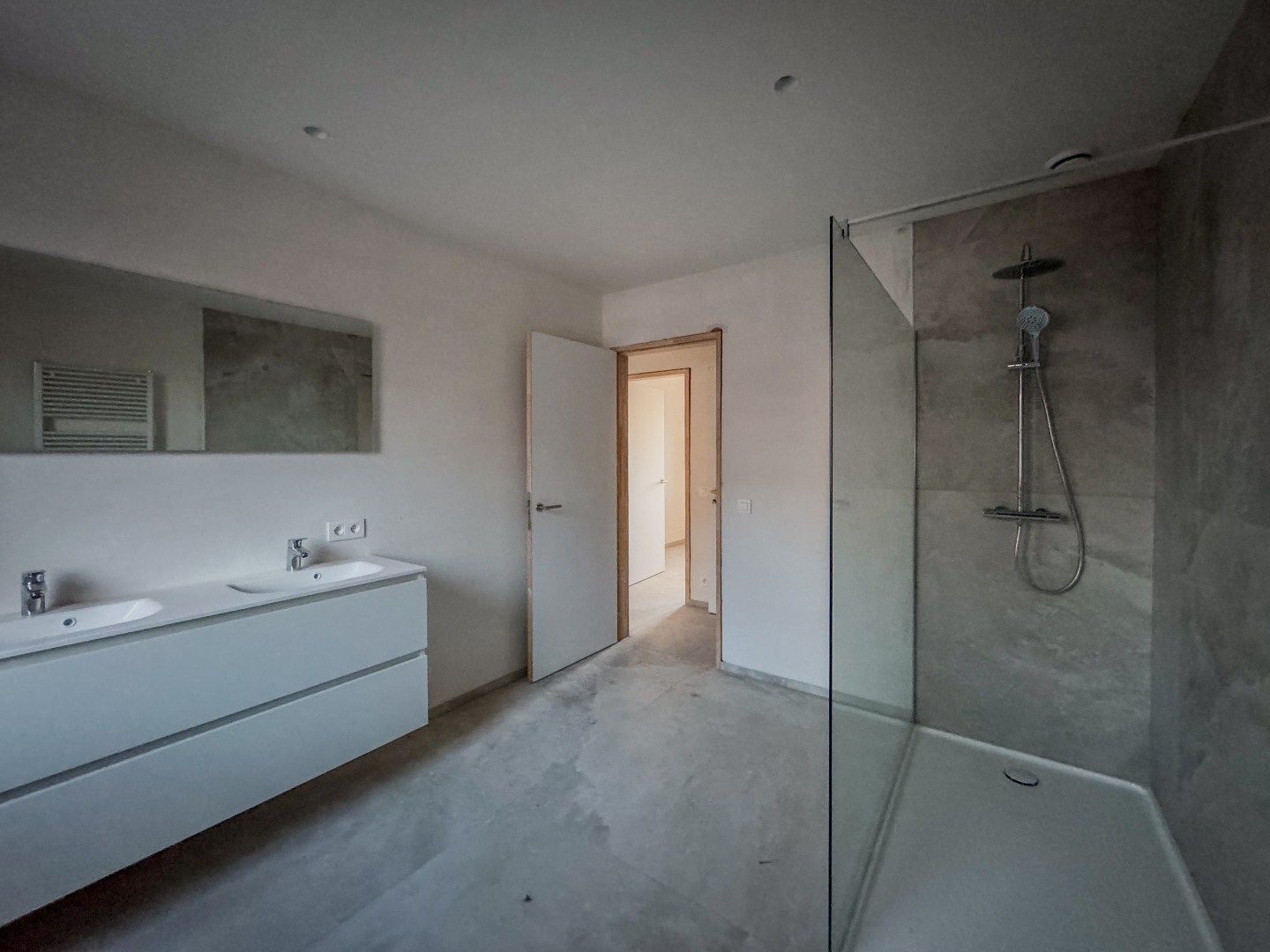 Energiezuinige nieuwbouwwoning met 3 slaapkamers, ruime garage en tuin. foto 15