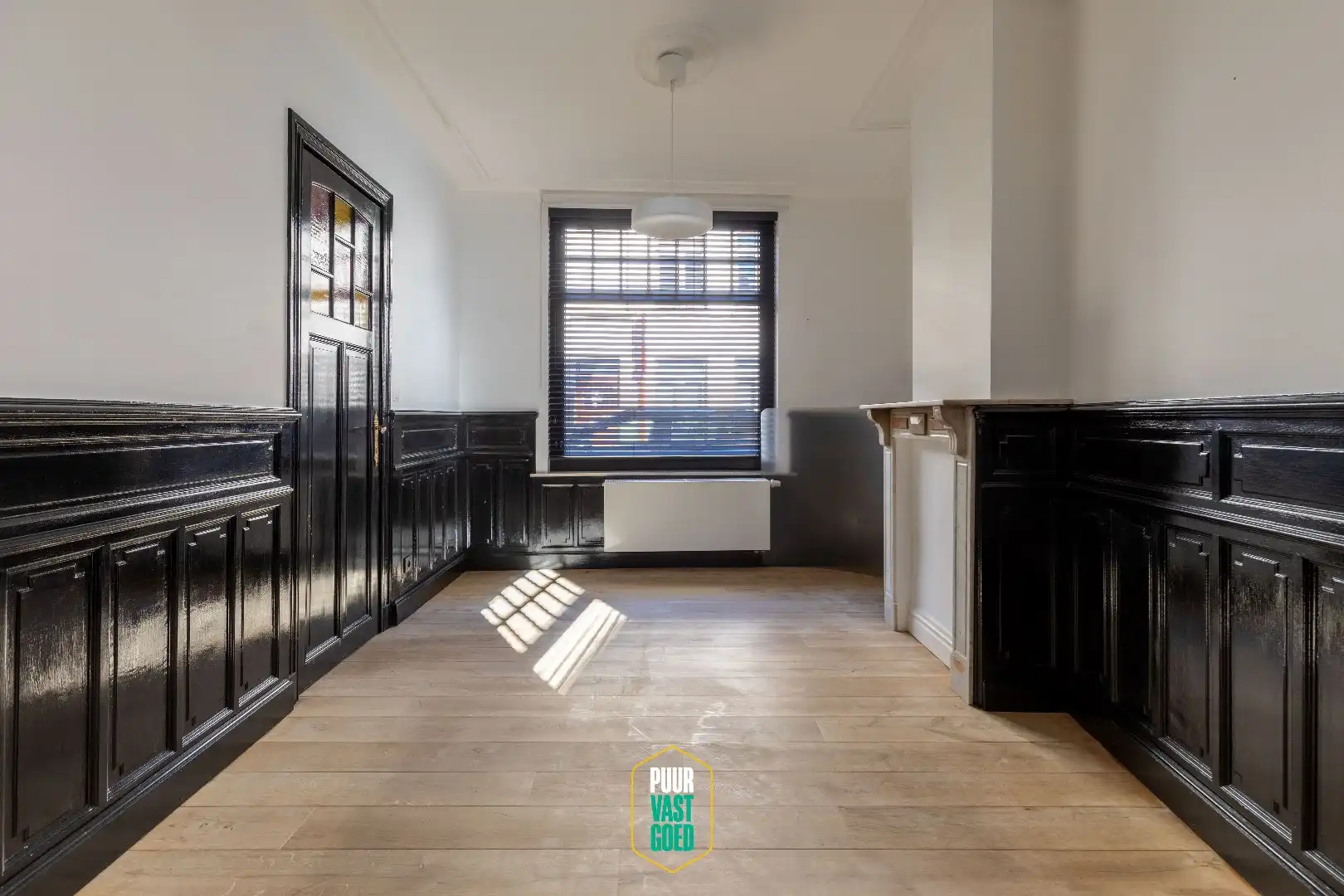 Prachtig gerestaureerde hoekwoning met dubbele garage bij 't Zand foto 4