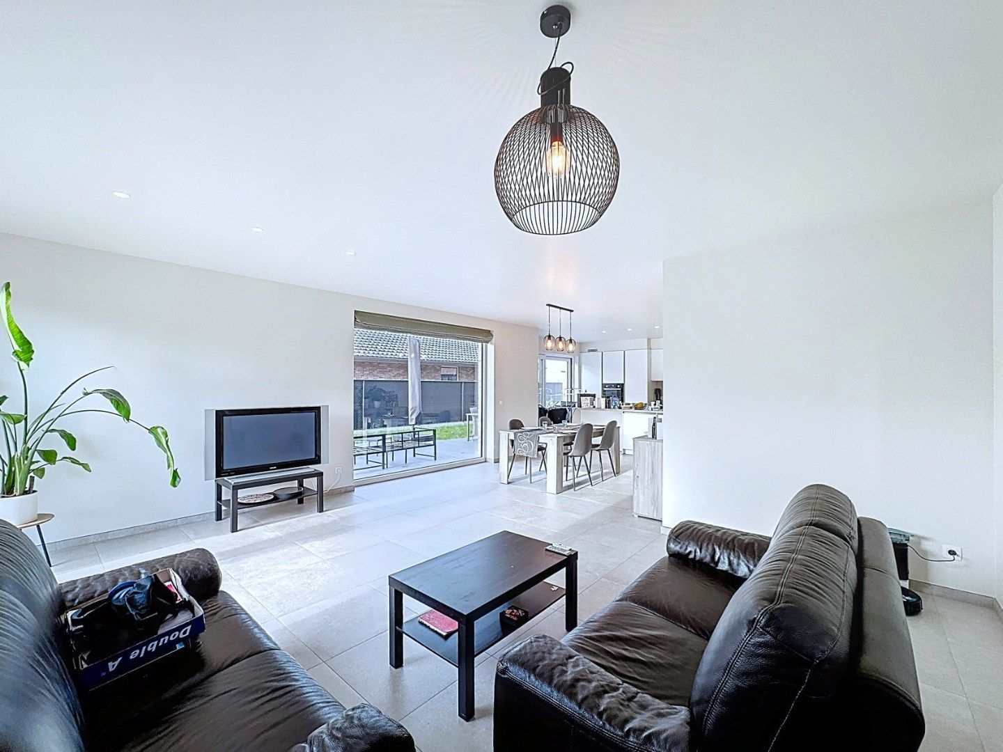 Prachtige en zéér ruime woning met kwaliteitsvolle afwerking foto 5