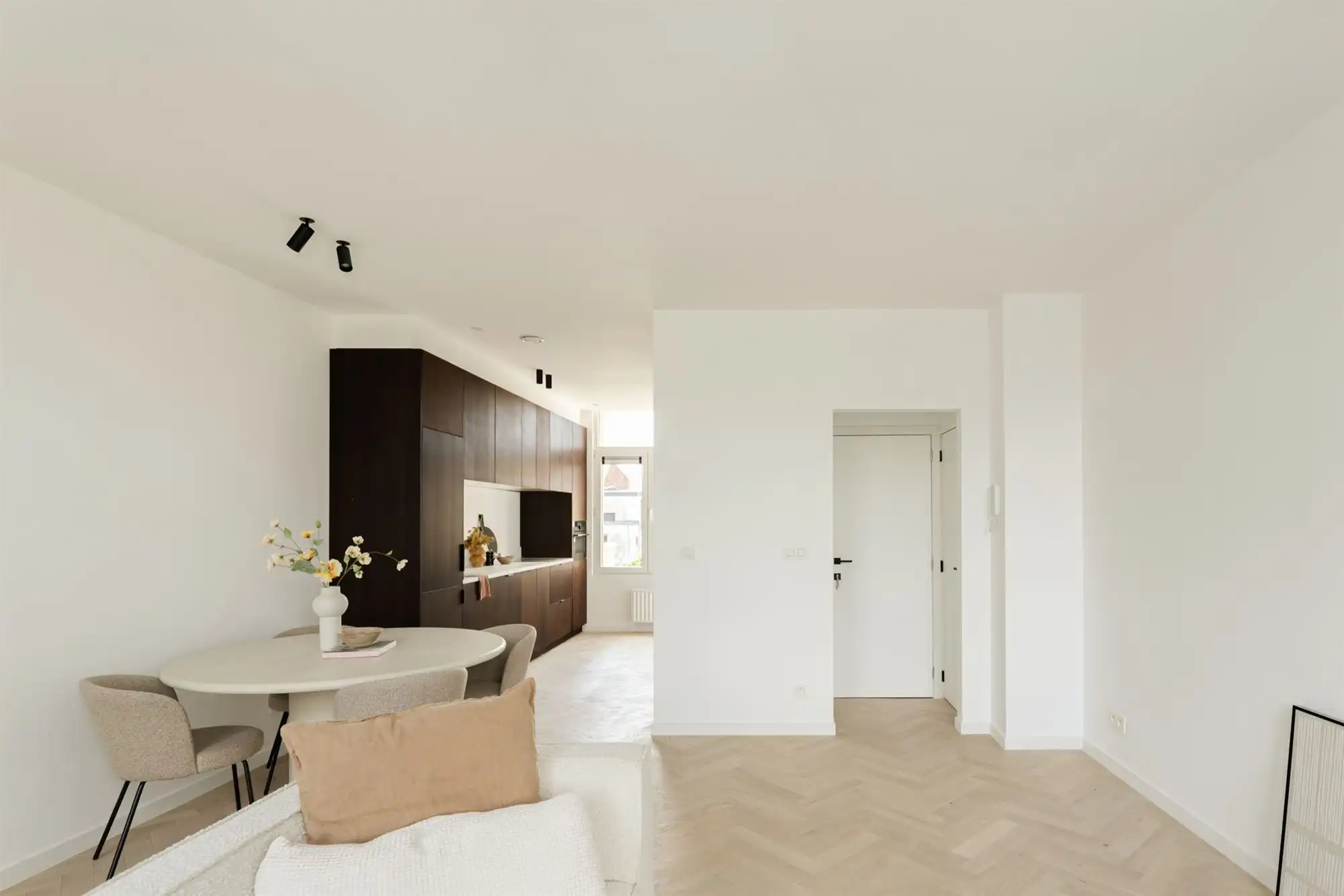 Energetisch gerenoveerd appartement met gezellig terras foto 7