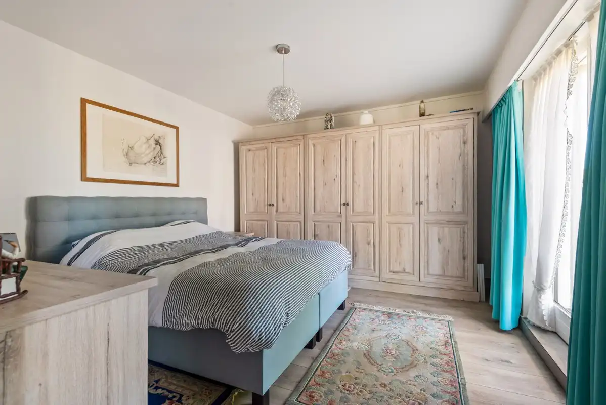 Gelijkvloerswoning met 3 - 4 slaapkamers, garage & prachtig omheinde tuin. foto 5
